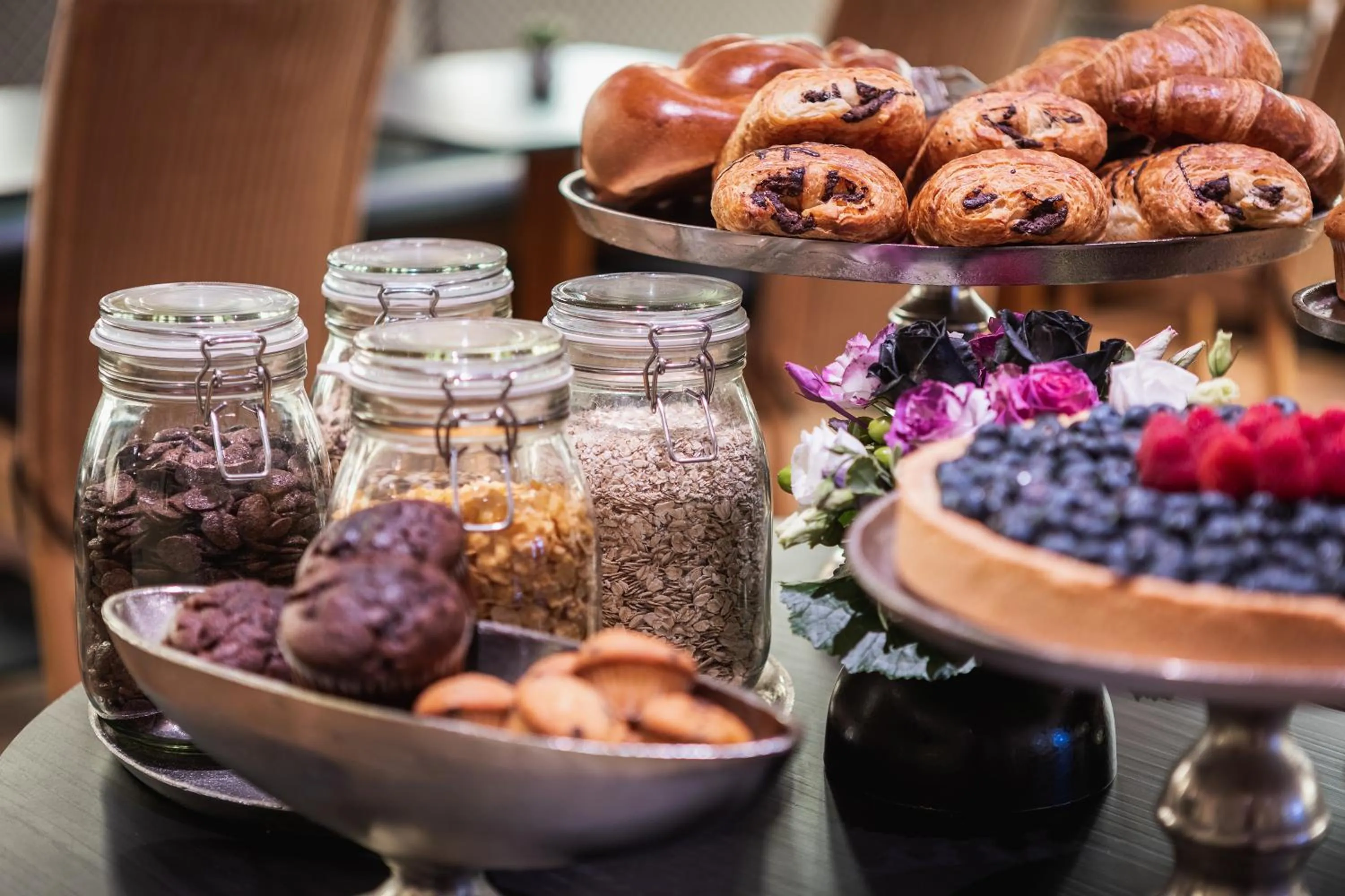 Buffet breakfast in SMARTY Hotel Euler Homburg, Saar - KONTAKTLOSER SELF CHECK-IN