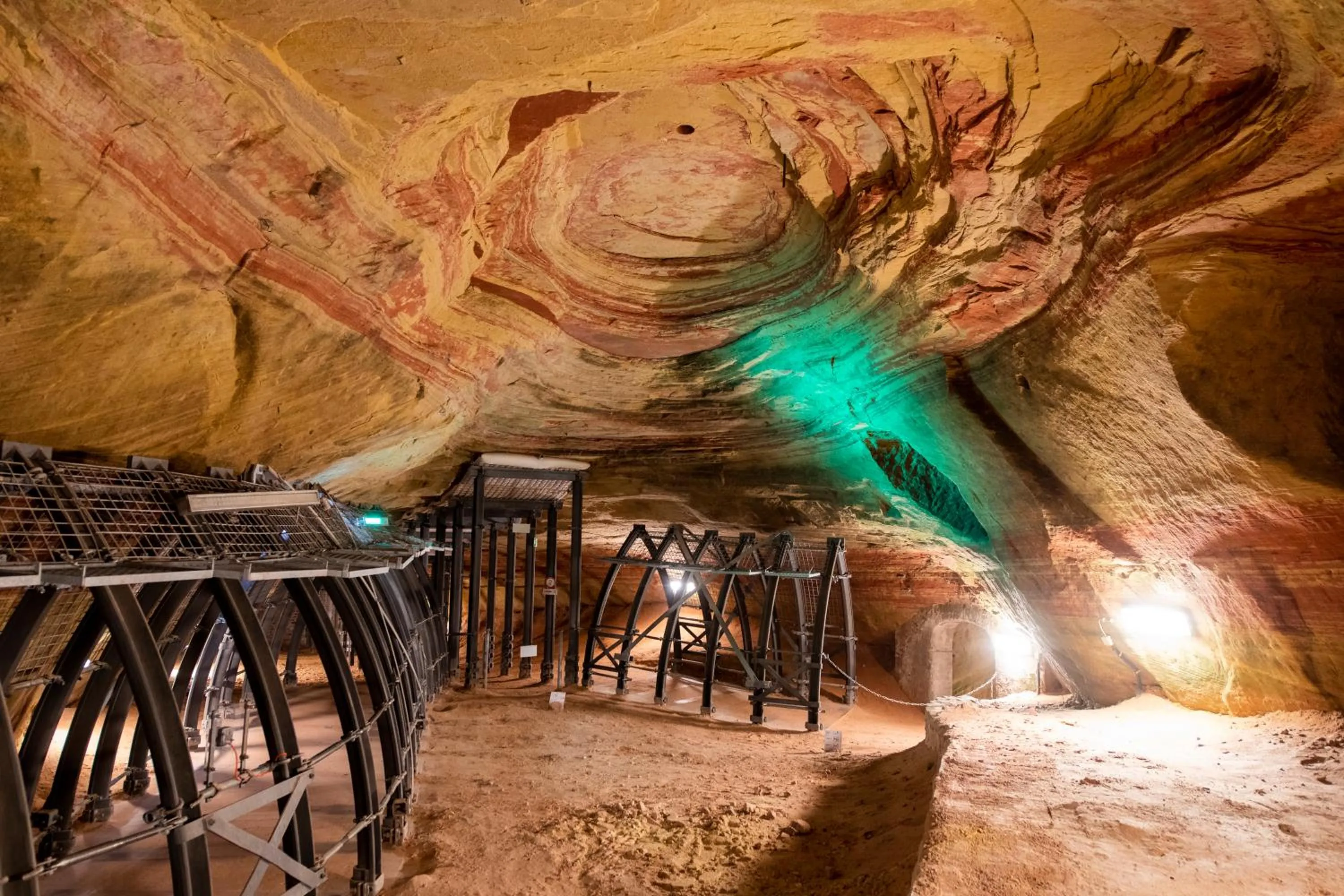 Staff in SMARTY Hotel Euler Homburg, Saar - KONTAKTLOSER SELF CHECK-IN