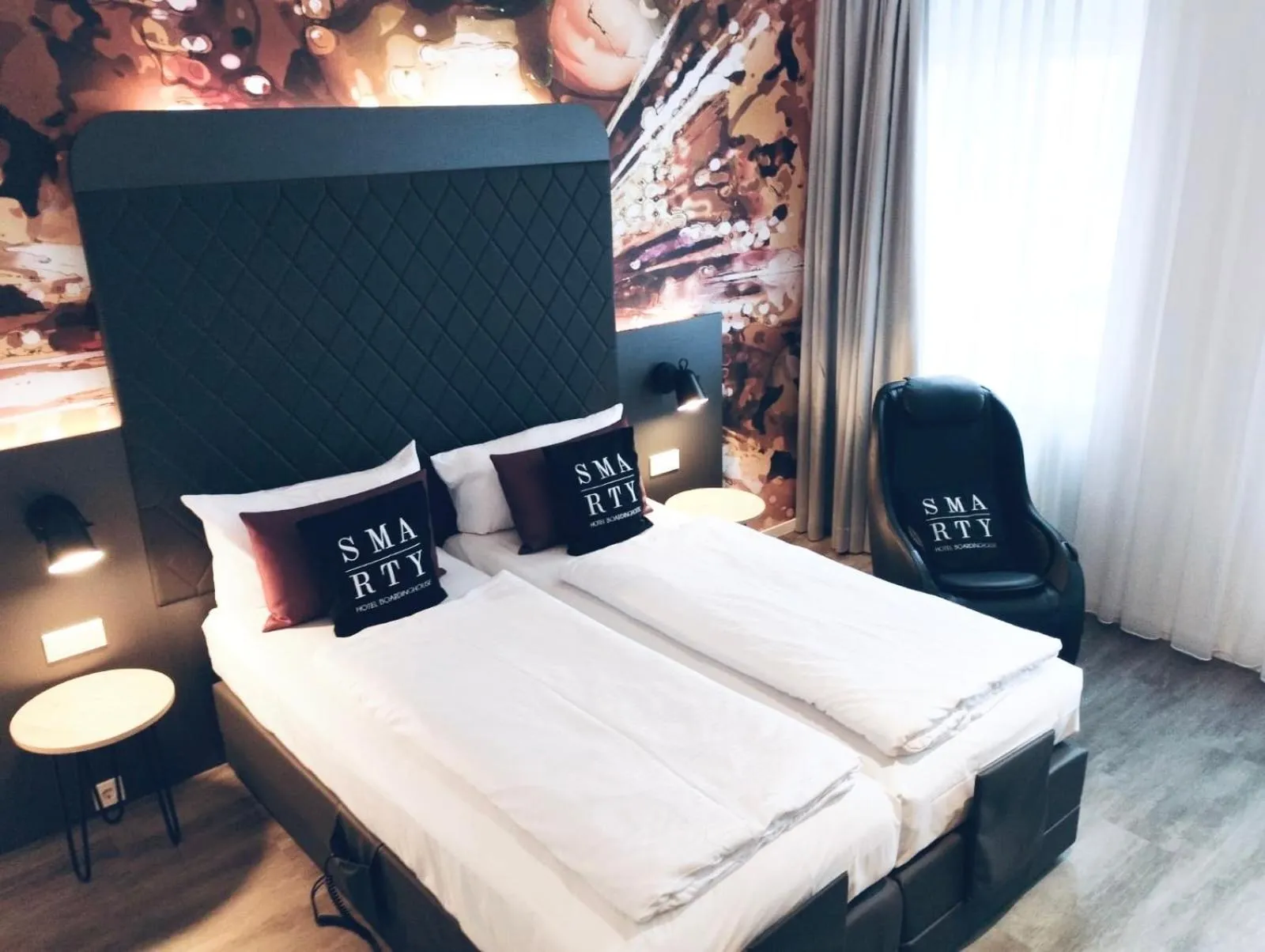 Bed in SMARTY Hotel Euler Homburg, Saar - KONTAKTLOSER SELF CHECK-IN