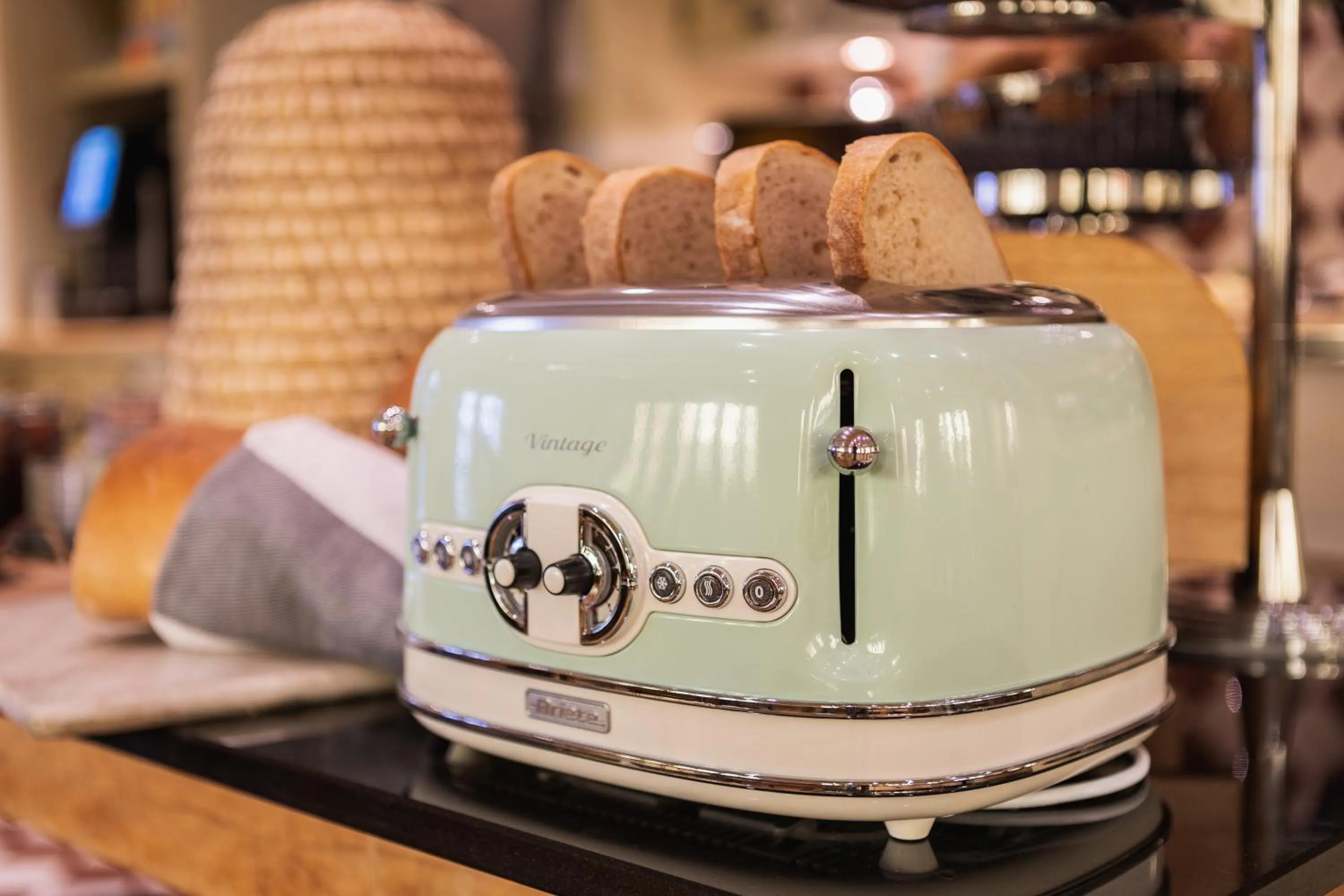 Breakfast in SMARTY Hotel Euler Homburg, Saar - KONTAKTLOSER SELF CHECK-IN