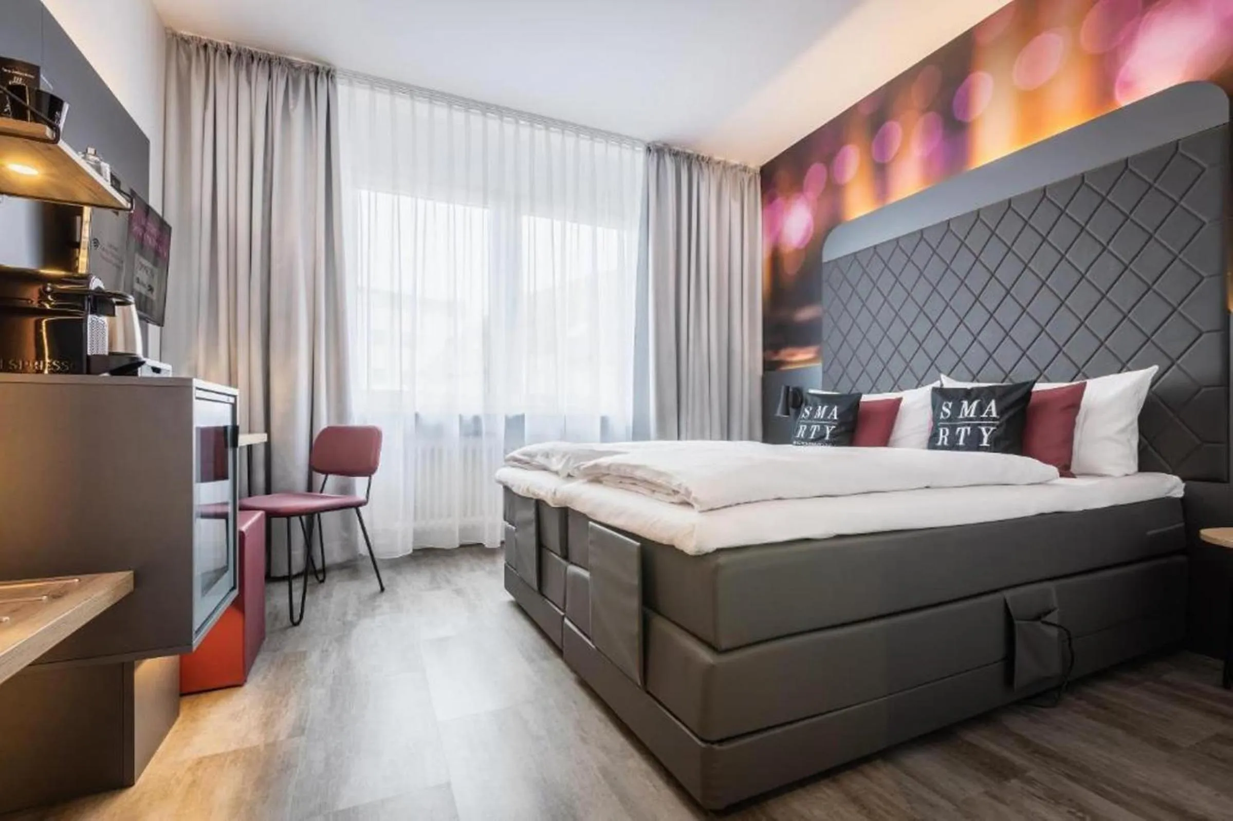 Bedroom, Bed in SMARTY Hotel Euler Homburg, Saar - KONTAKTLOSER SELF CHECK-IN