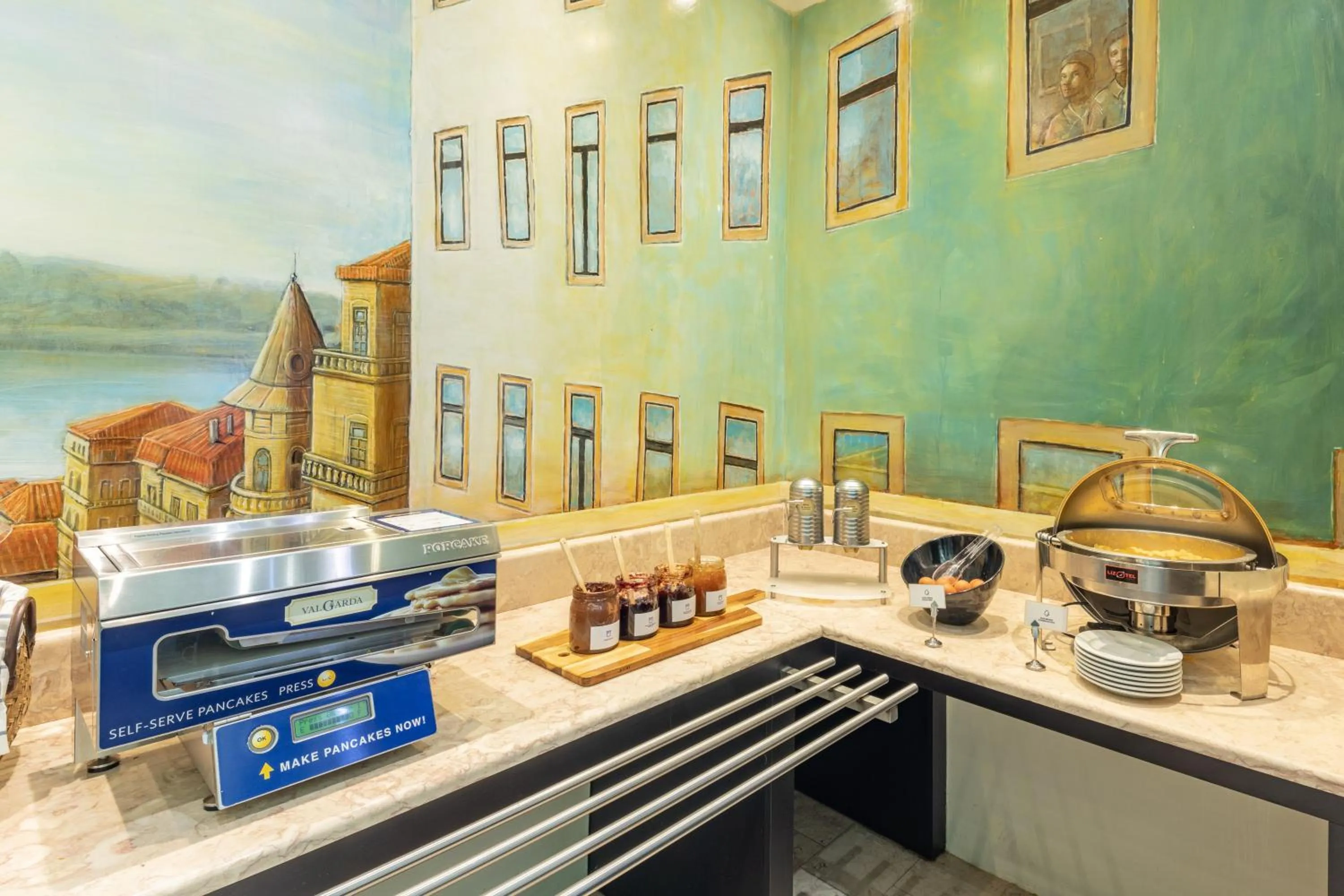 Breakfast in Holiday Inn Express Lisboa - Av. Liberdade by IHG