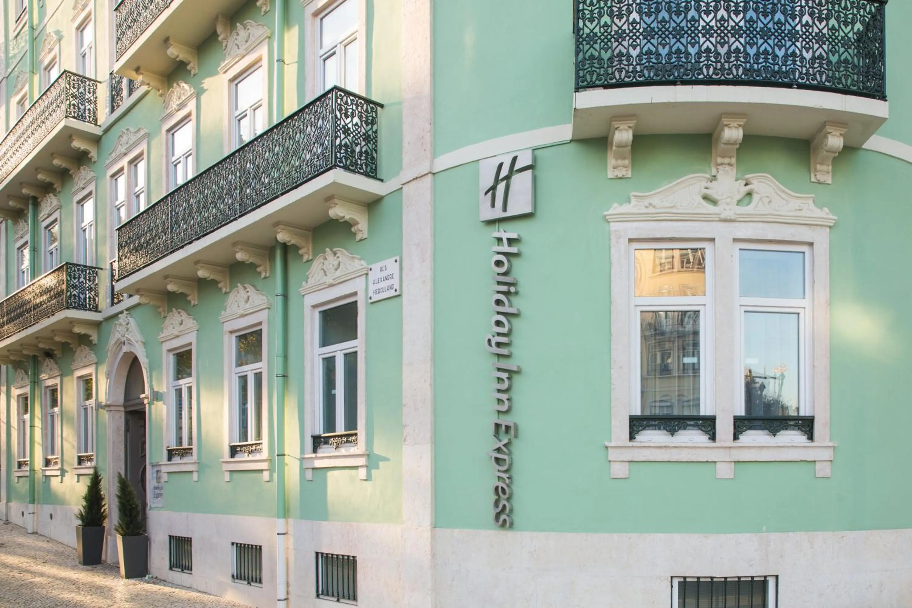 Property building in Holiday Inn Express Lisboa - Av. Liberdade by IHG