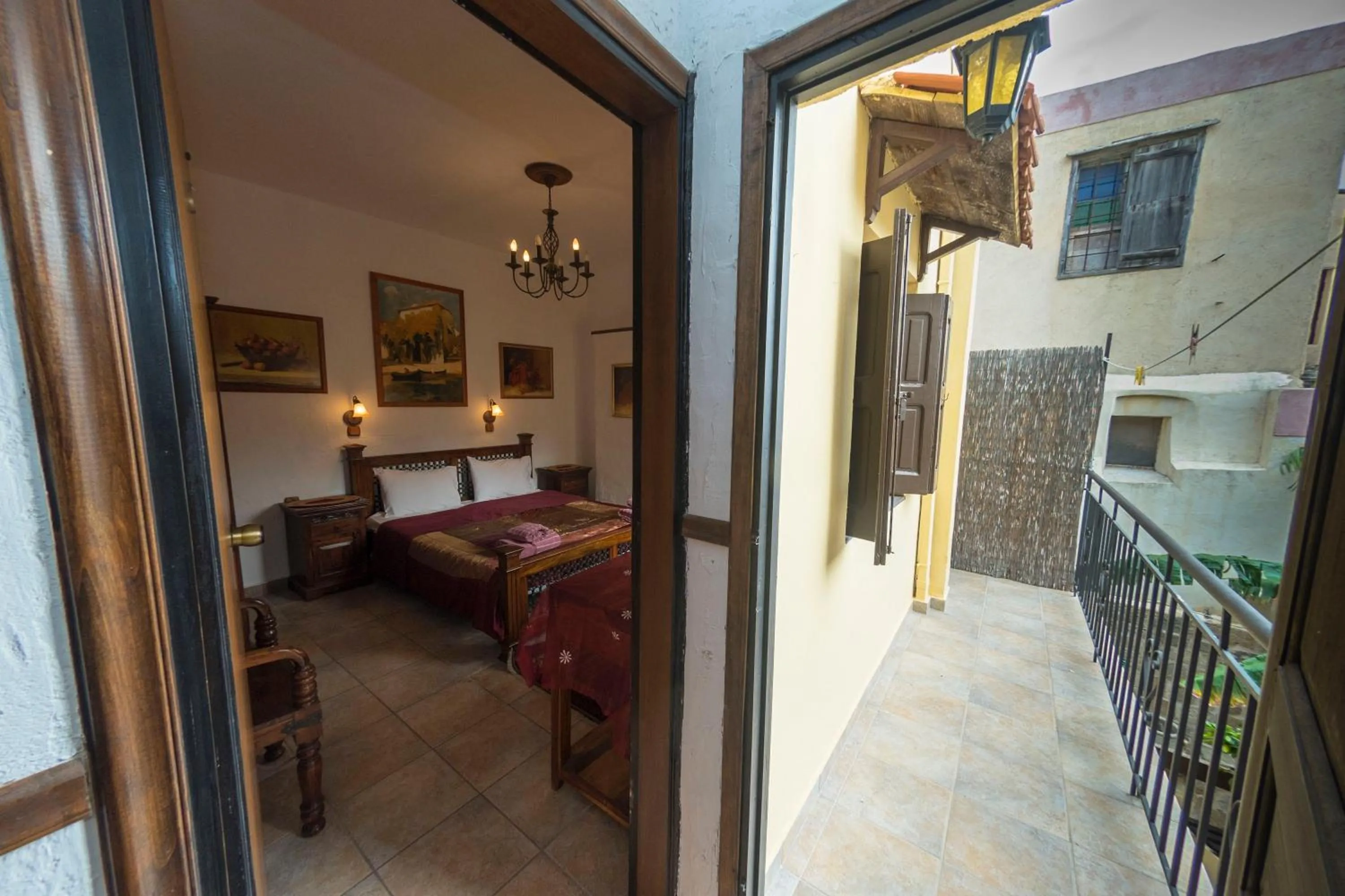 Balcony/Terrace, Bed in Spot Hotel