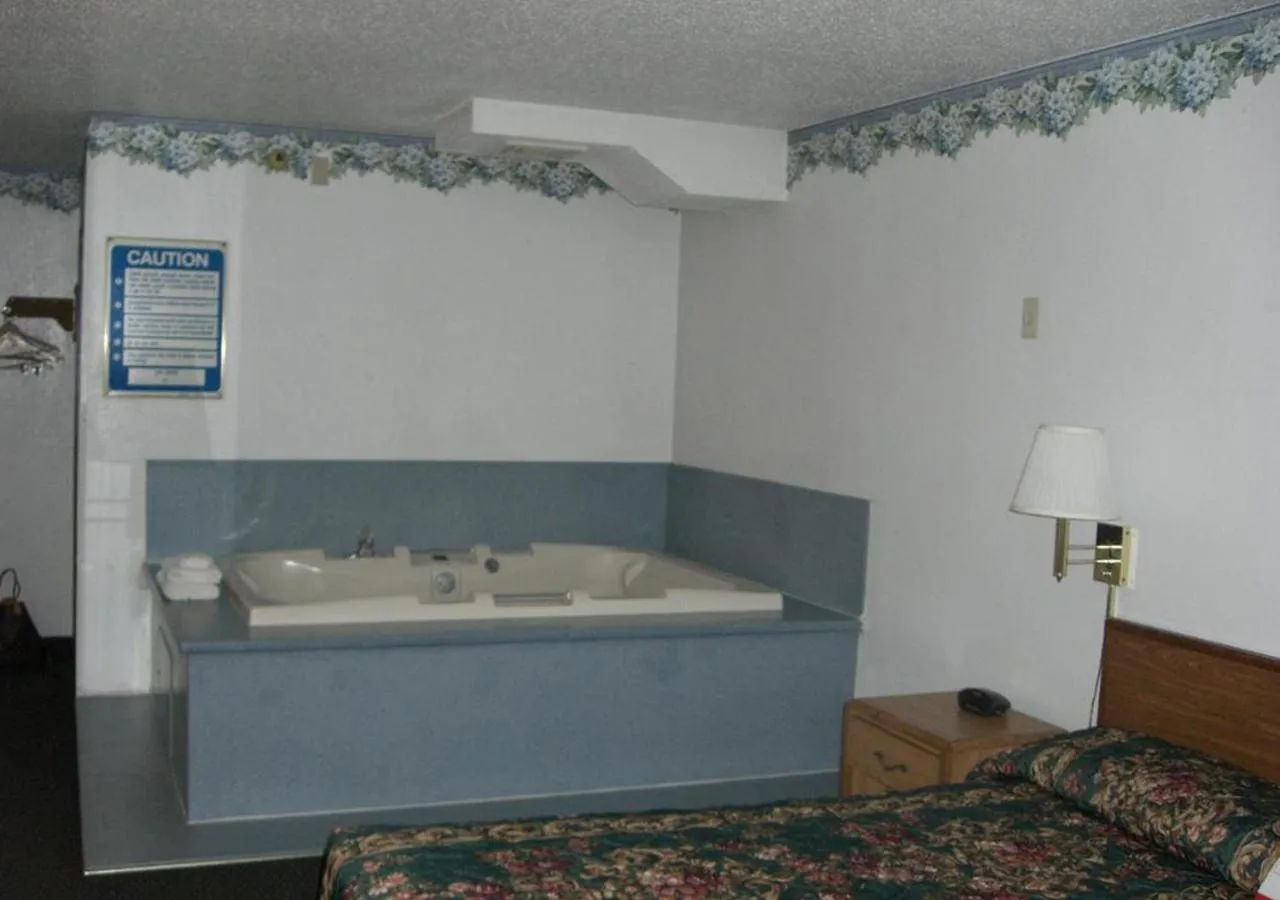 Hot Tub, Bathroom in Norwood Inn and Suites - Minneapolis-St Paul Roseville