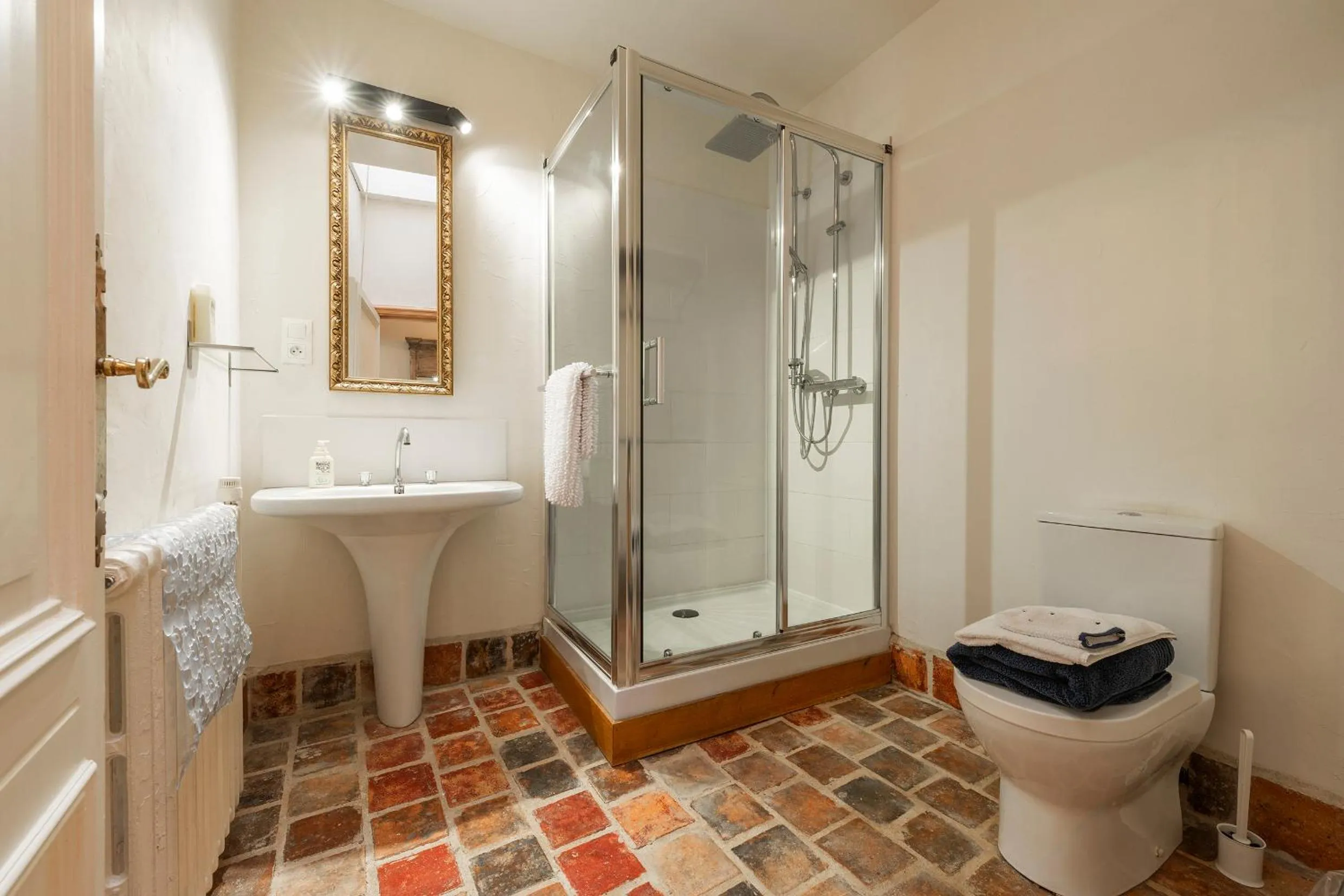 Bathroom in 5 Grande Rue