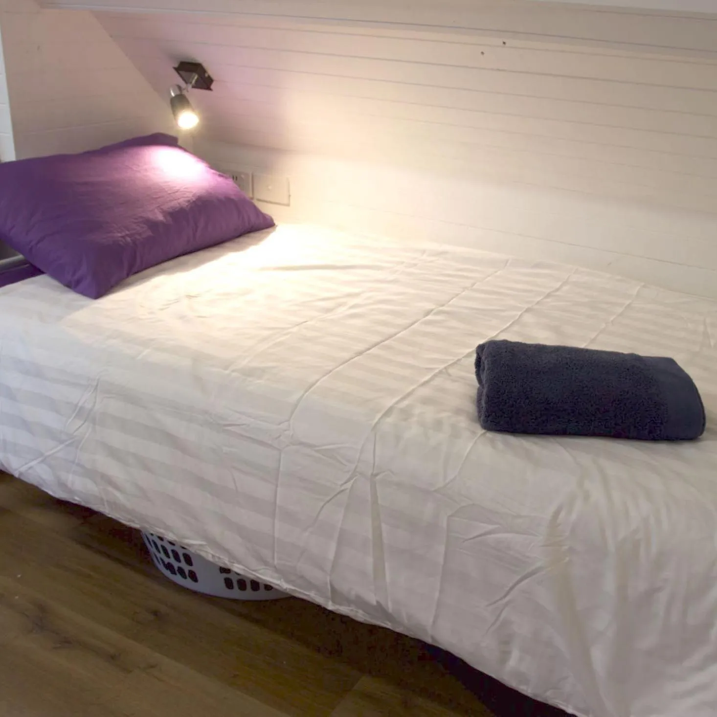 Bed in Carnarvon Lodge Kirribilli, Sydney