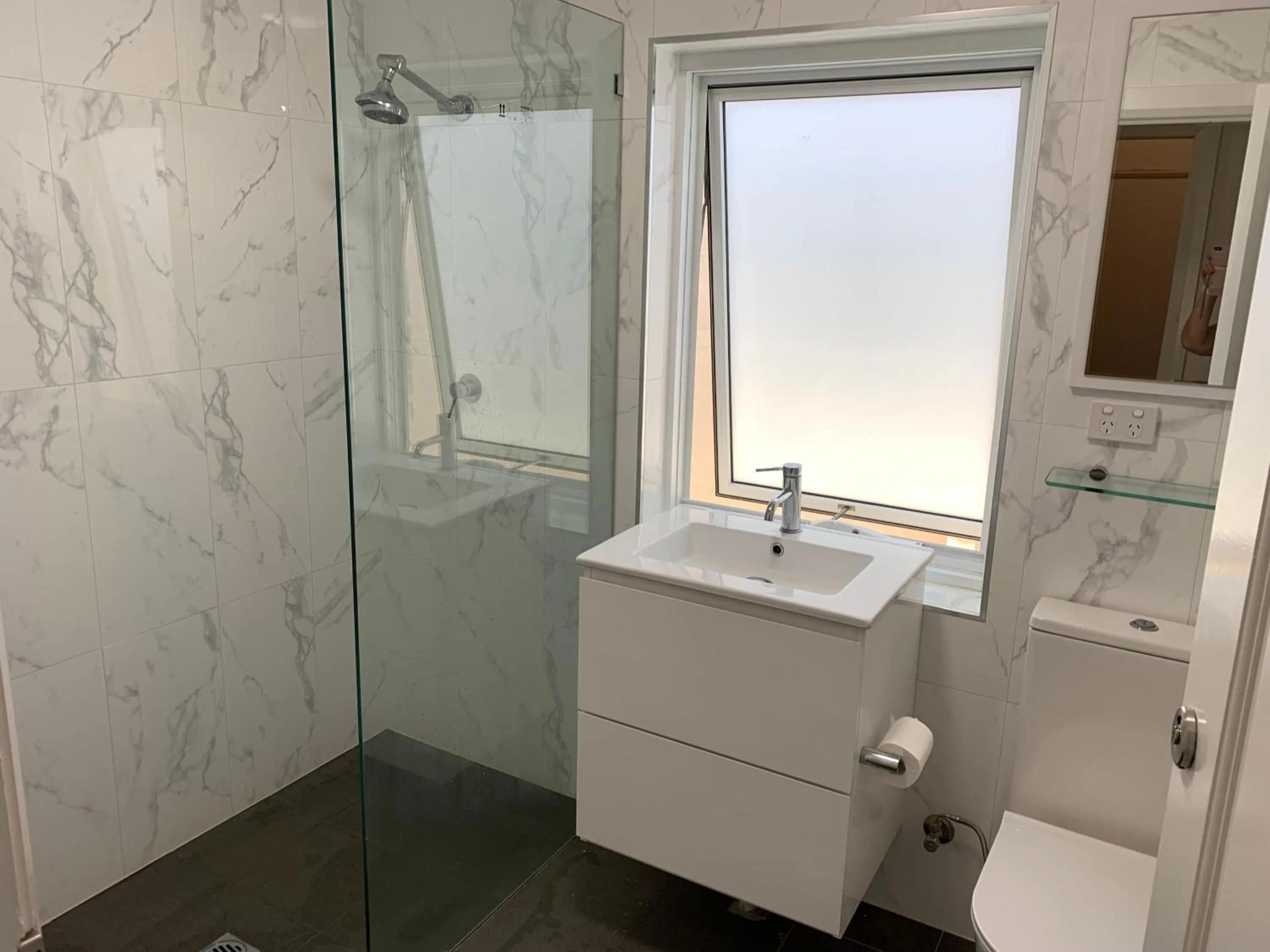 Bathroom in Carnarvon Lodge Kirribilli, Sydney