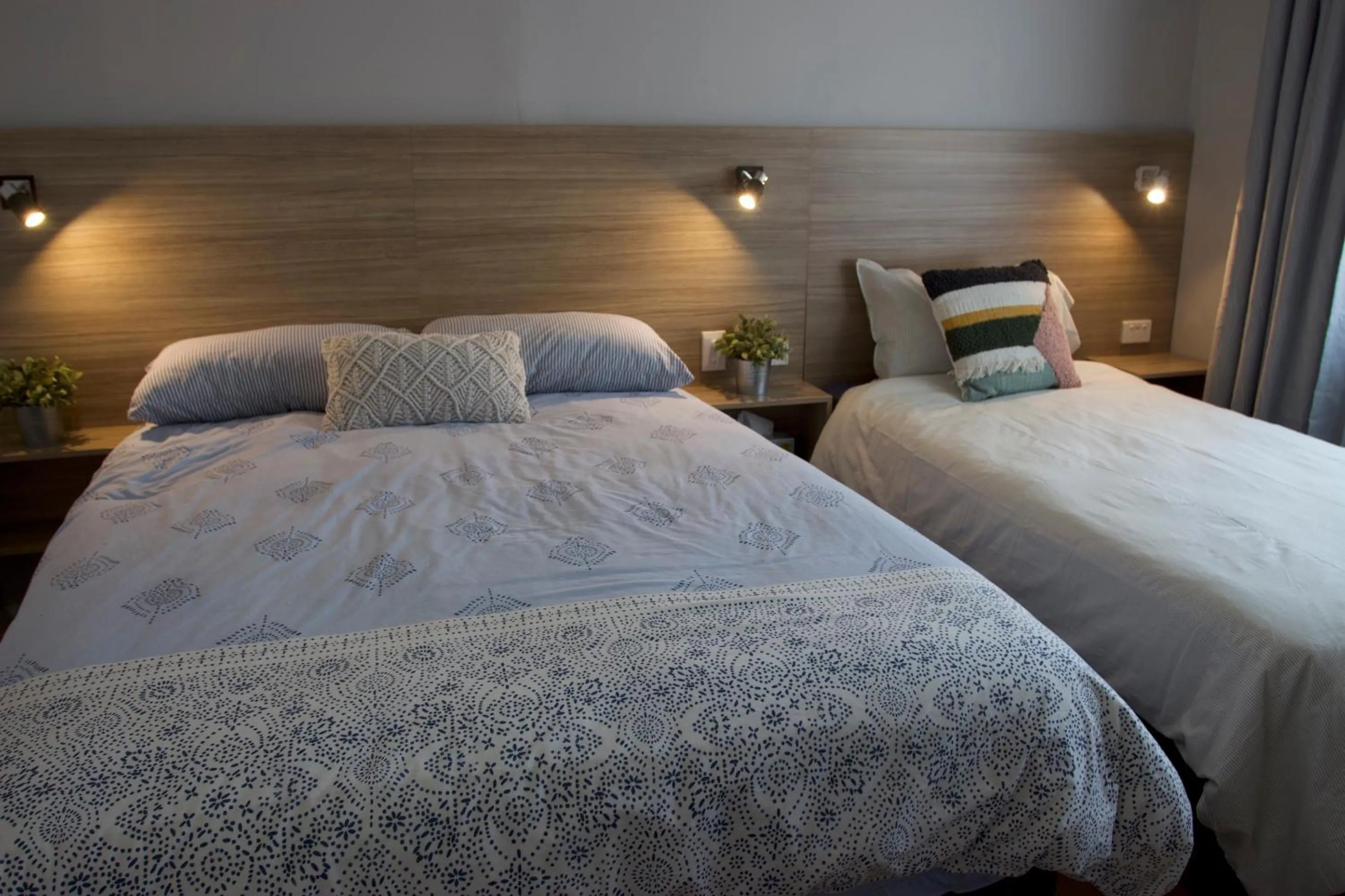 Bed in Carnarvon Lodge Kirribilli, Sydney