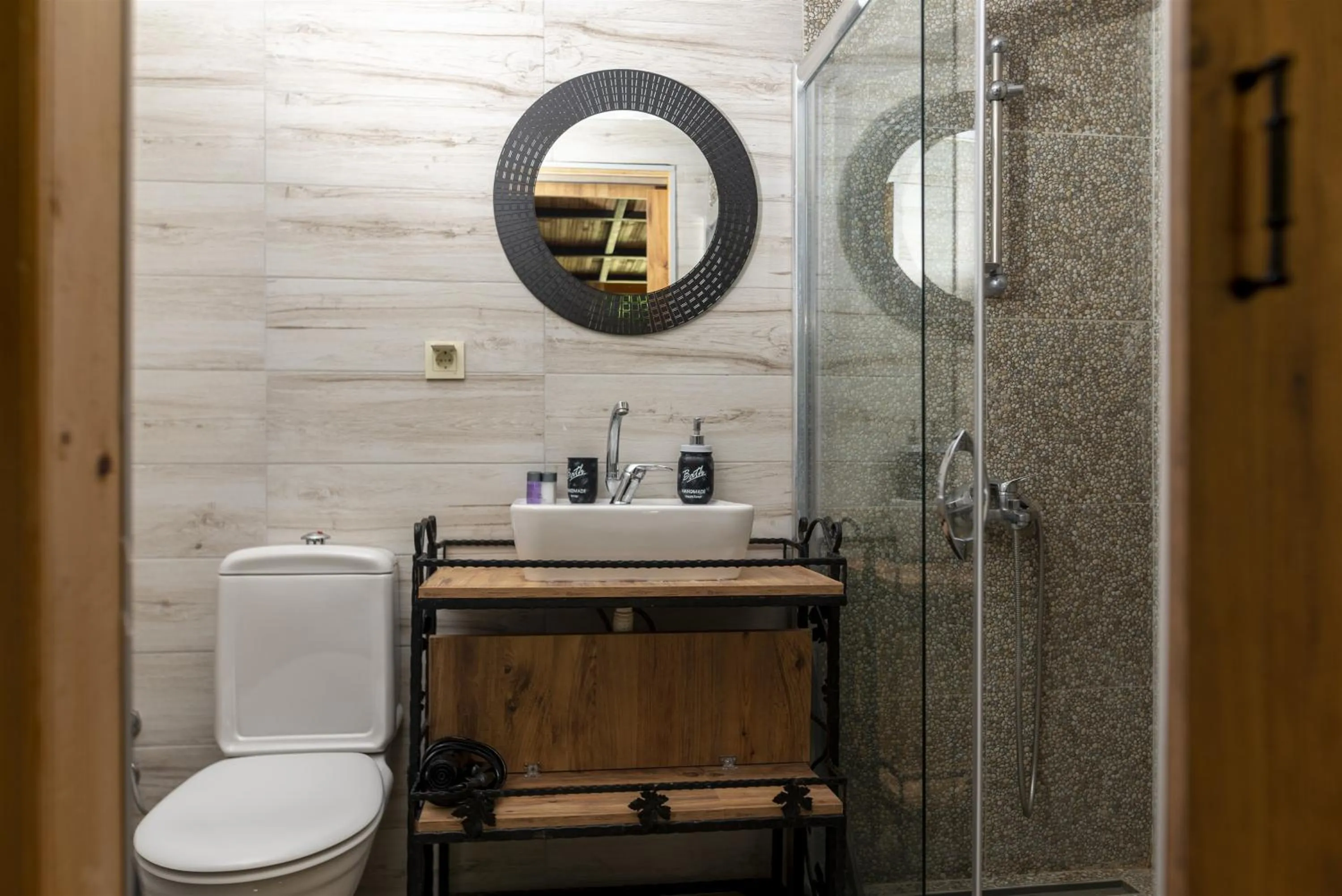 Toilet in Koala Bungalows