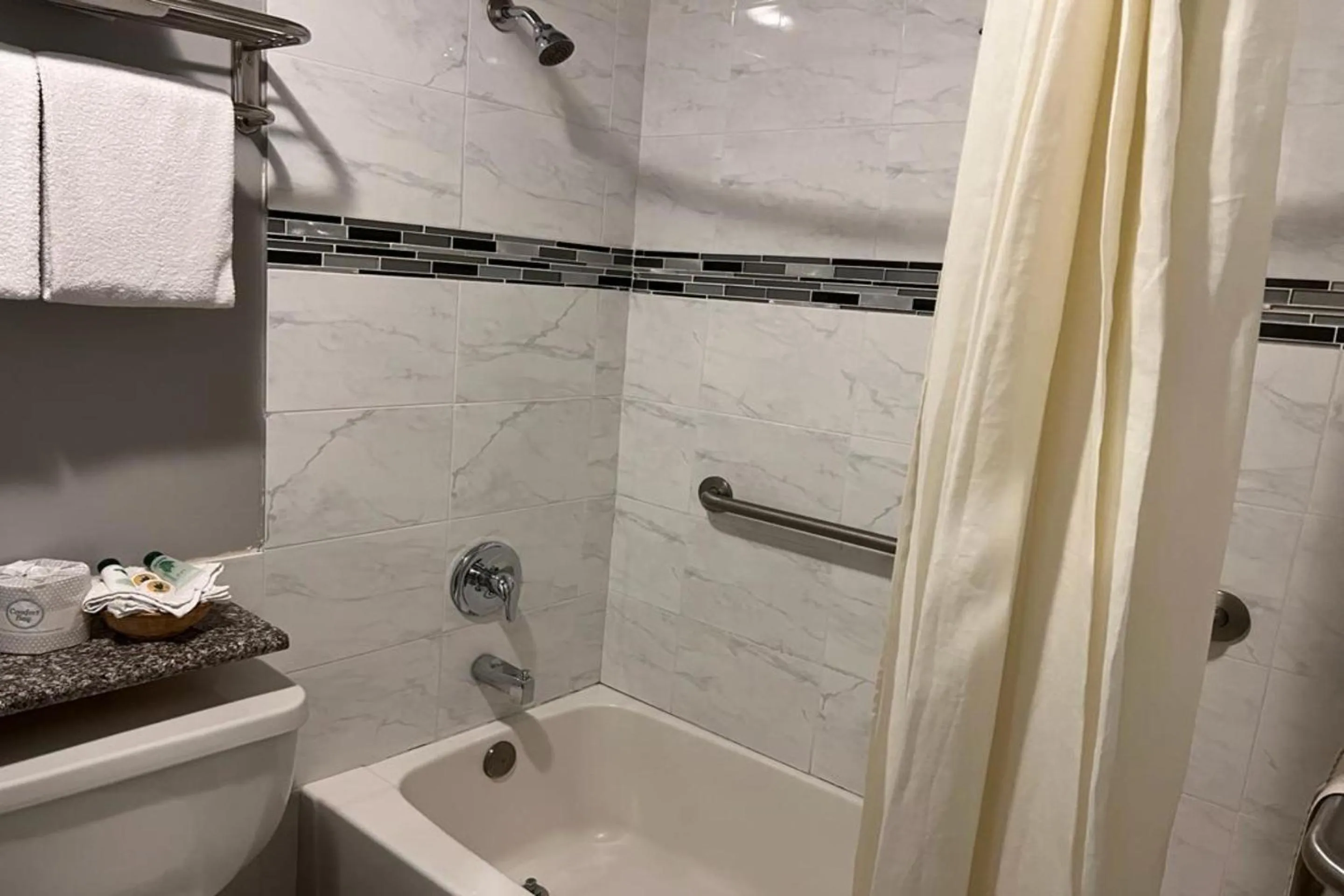 Bathroom in Islander Motel Santa Cruz CA