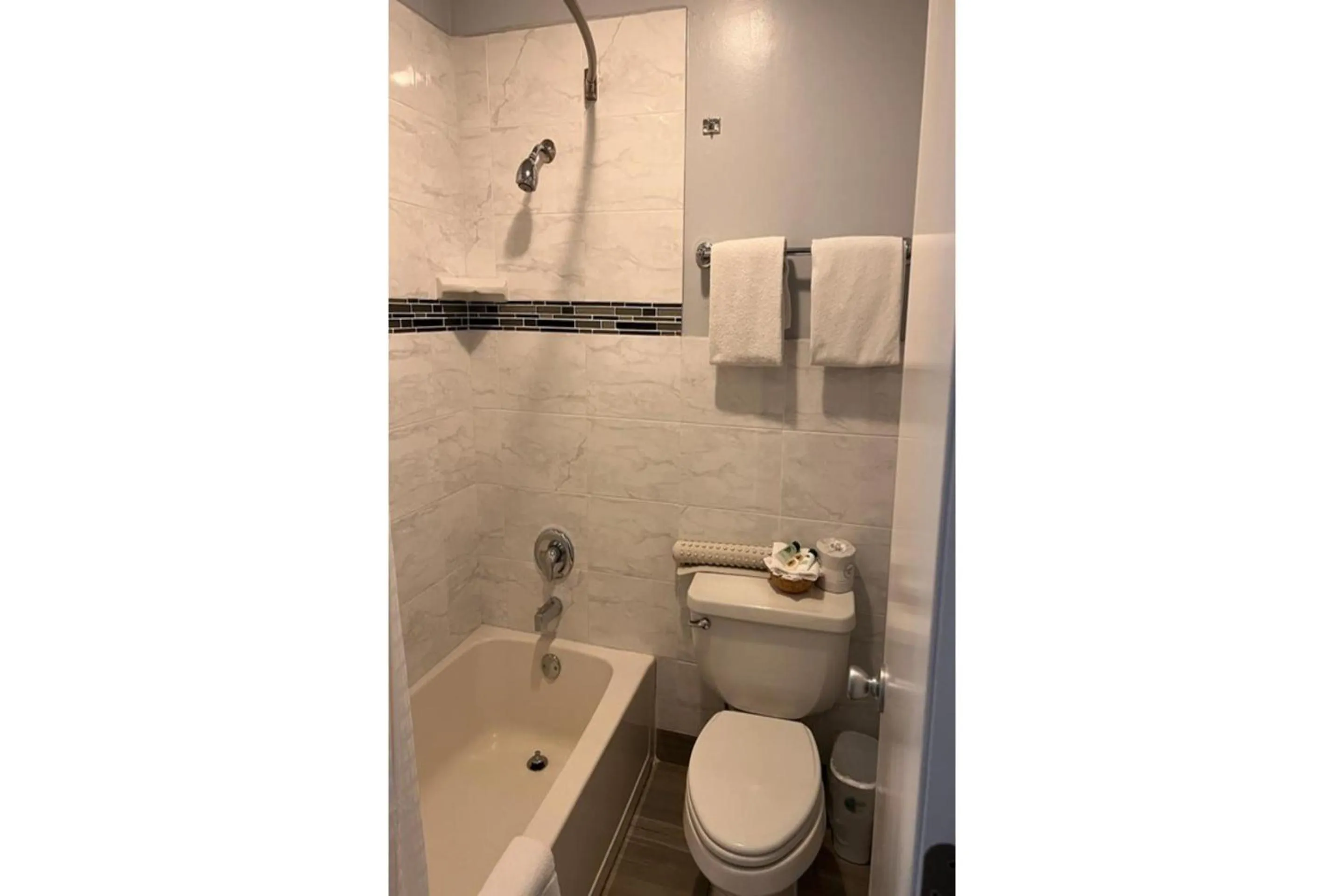 Bathroom in Islander Motel Santa Cruz CA