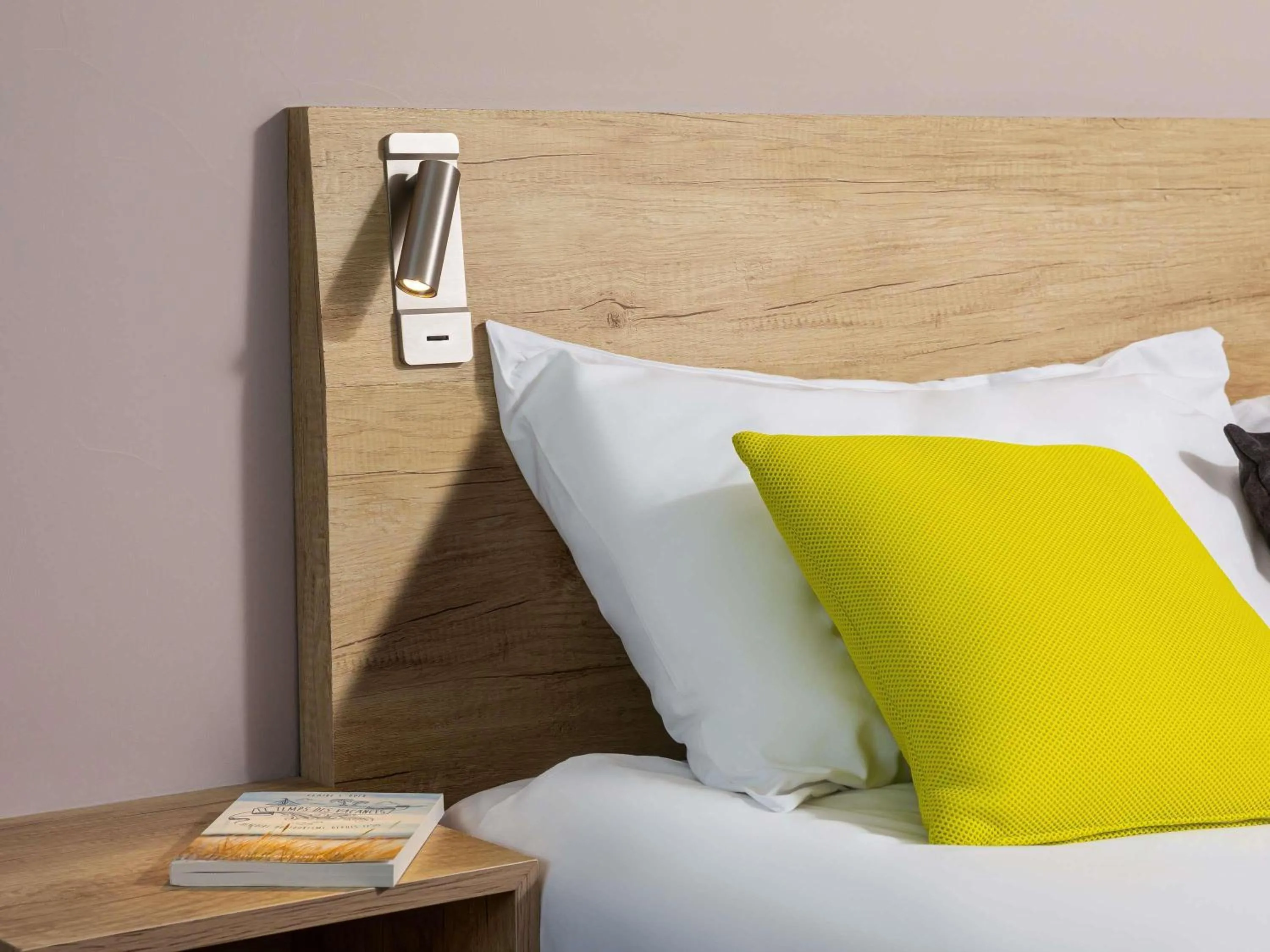 Bedroom, Bed in ibis Thalassa Le Touquet