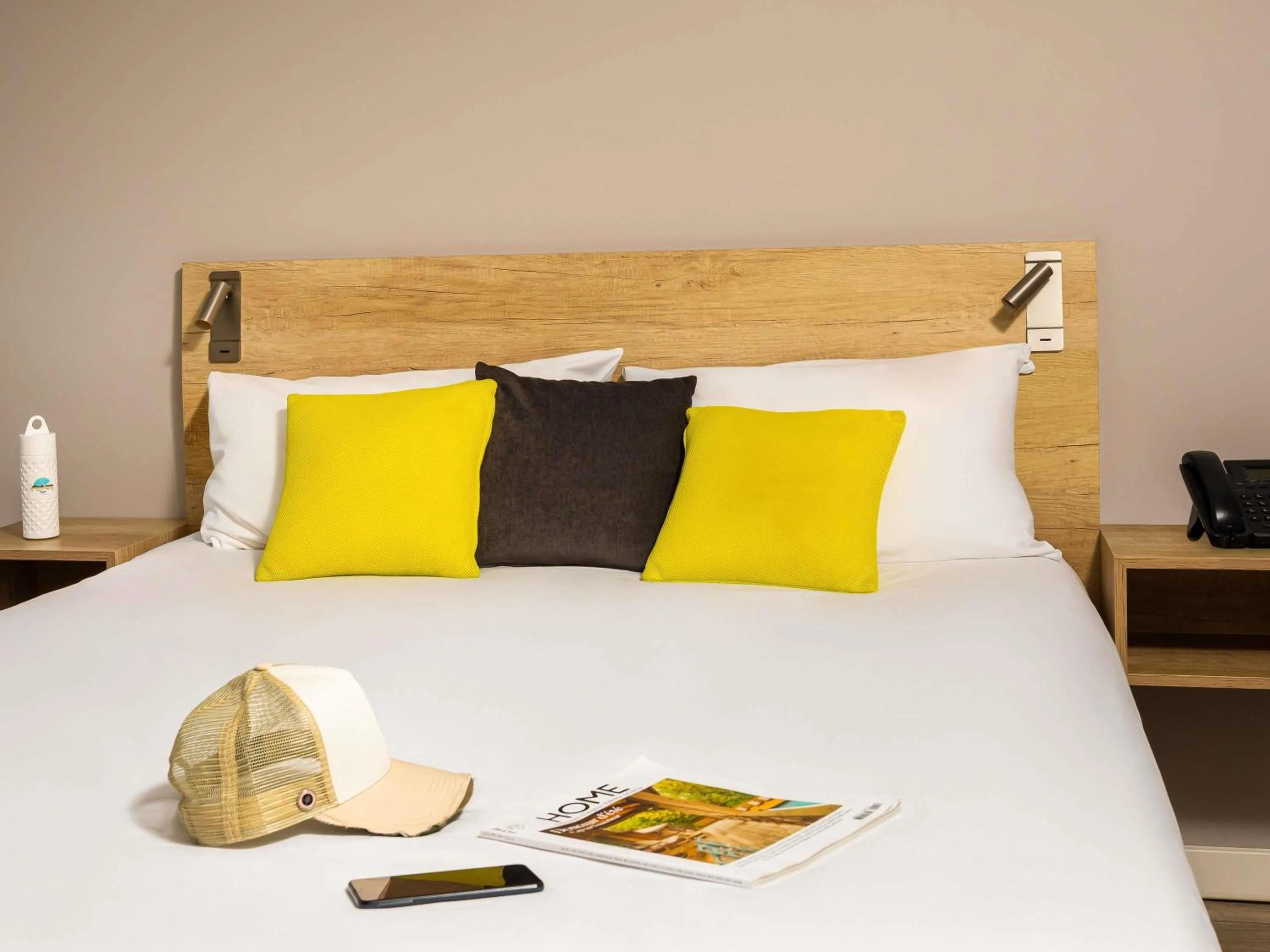 Bedroom, Bed in ibis Thalassa Le Touquet