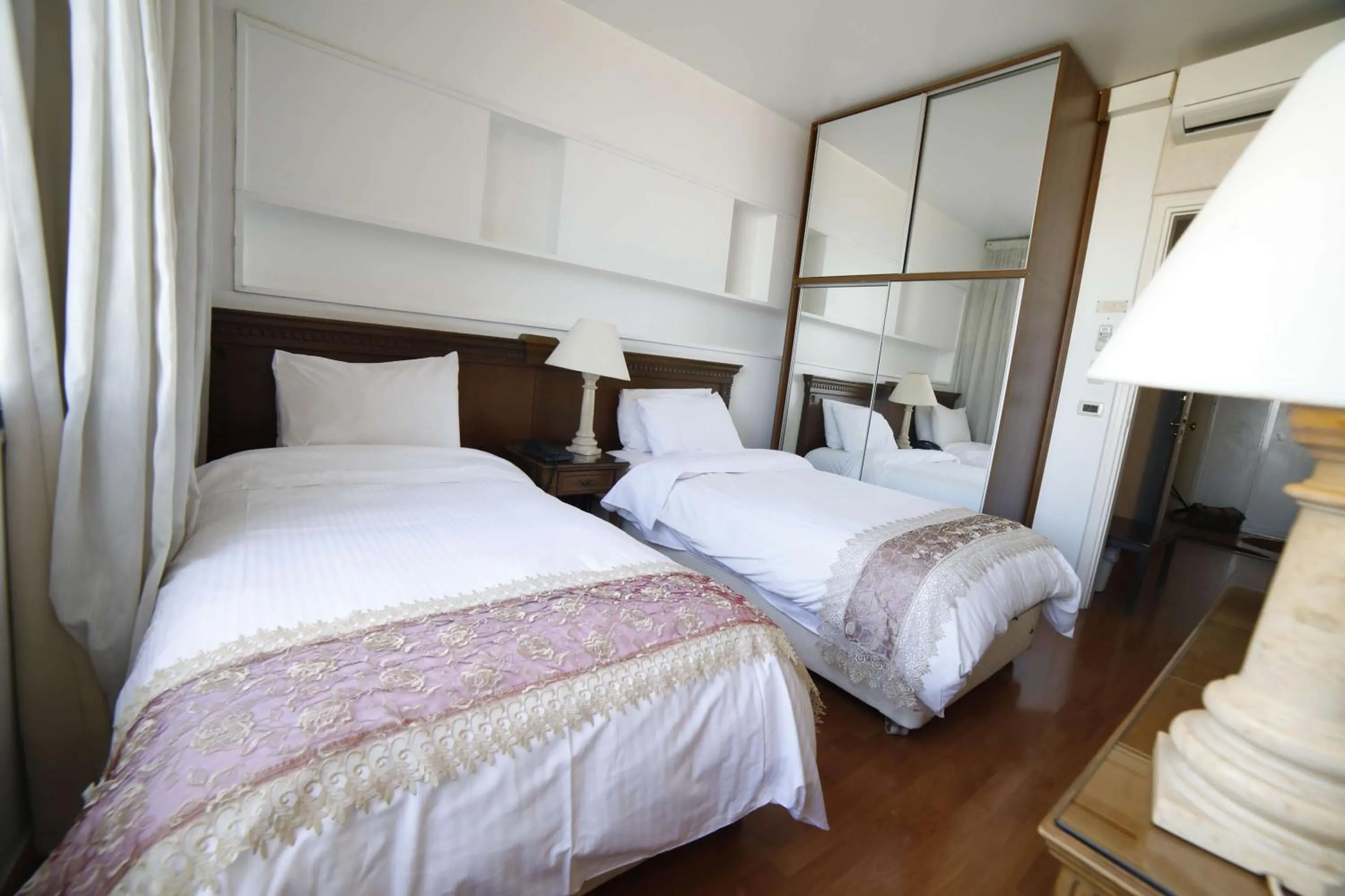 Bedroom, Bed in Holiday Home Suites