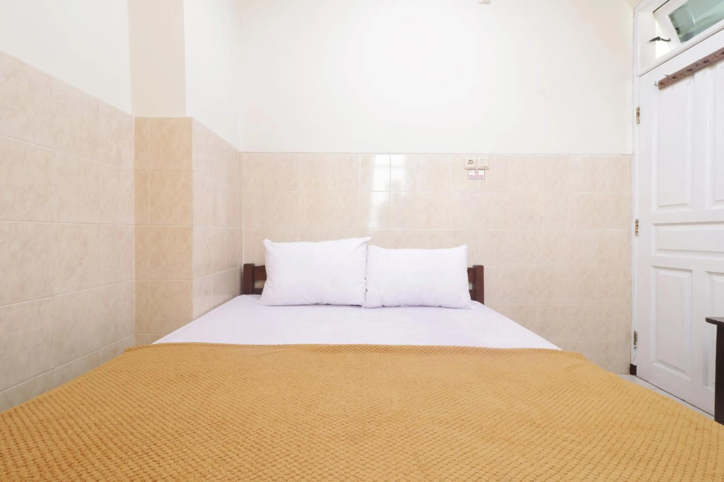 Bedroom, Bed in Hotel Omah Ampel Syariah