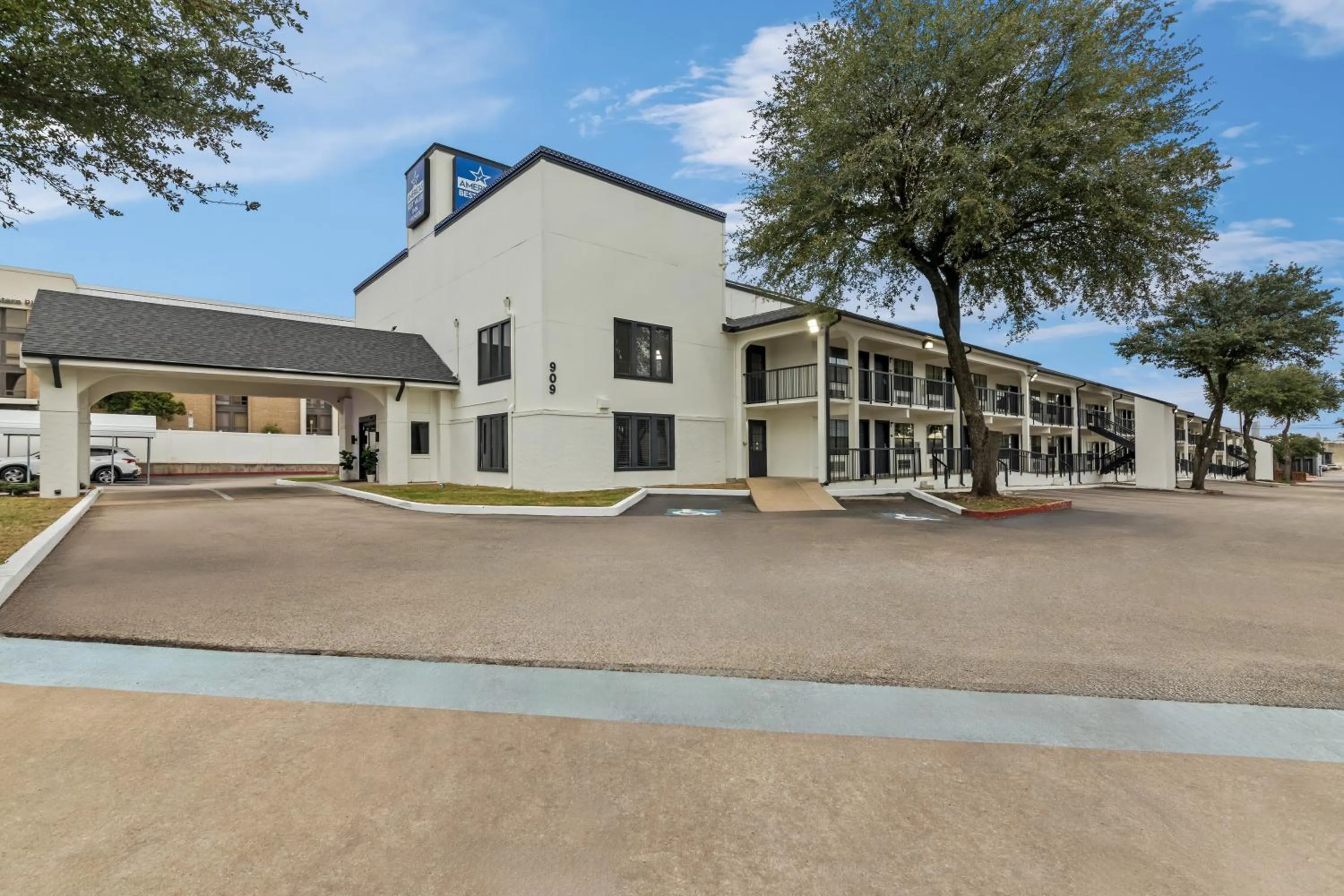 Property building in Americas Best Value Inn Austin