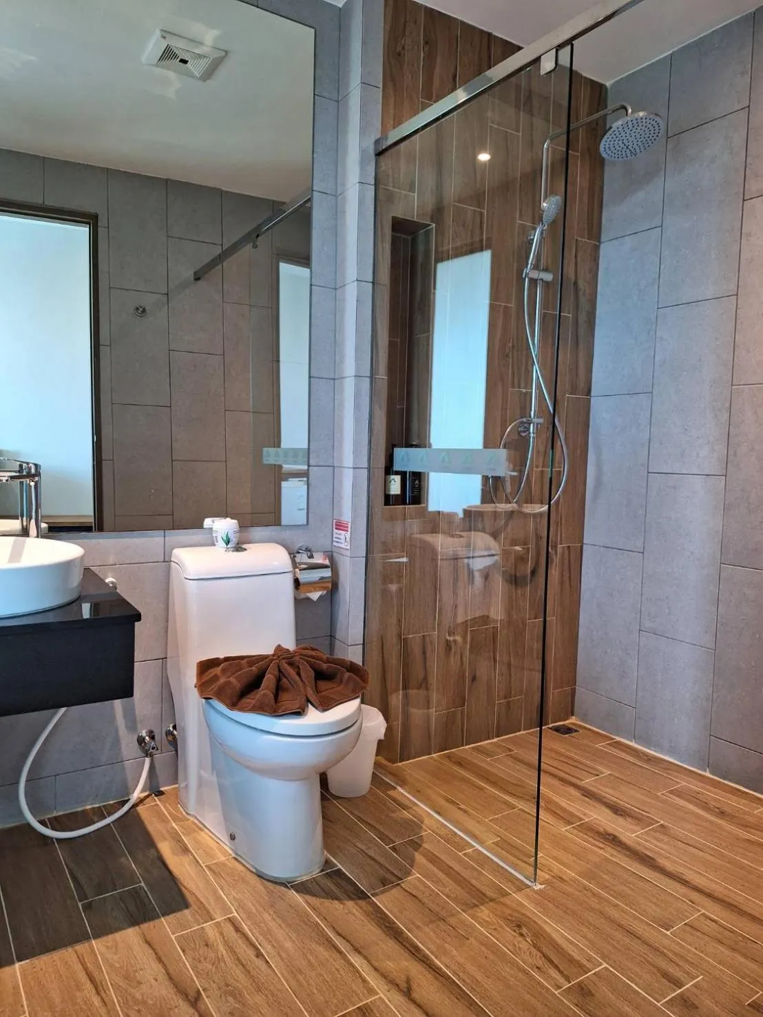 Shower in Atom Phuket Hotel