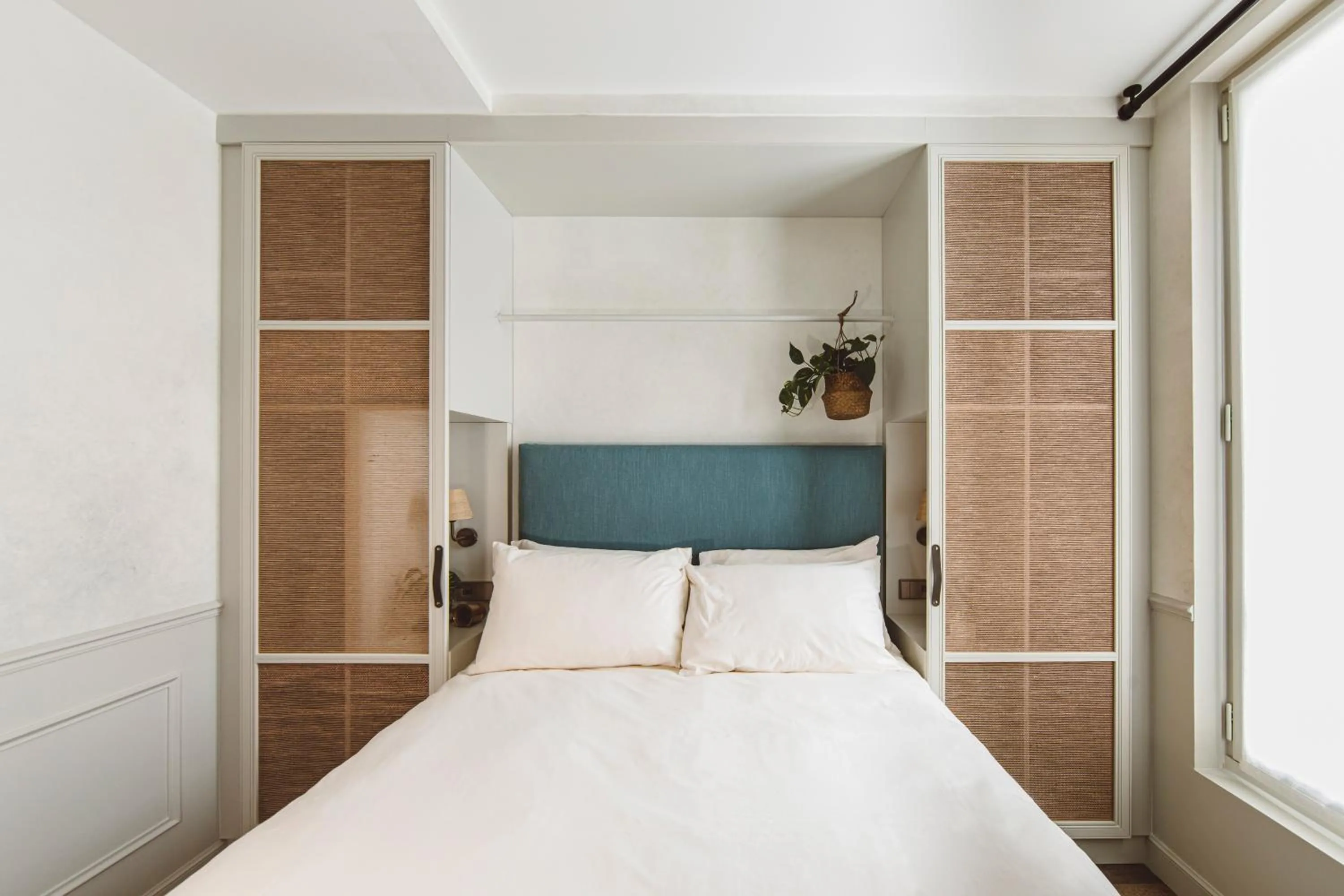 Bed in HOY Paris - Yoga Hotel