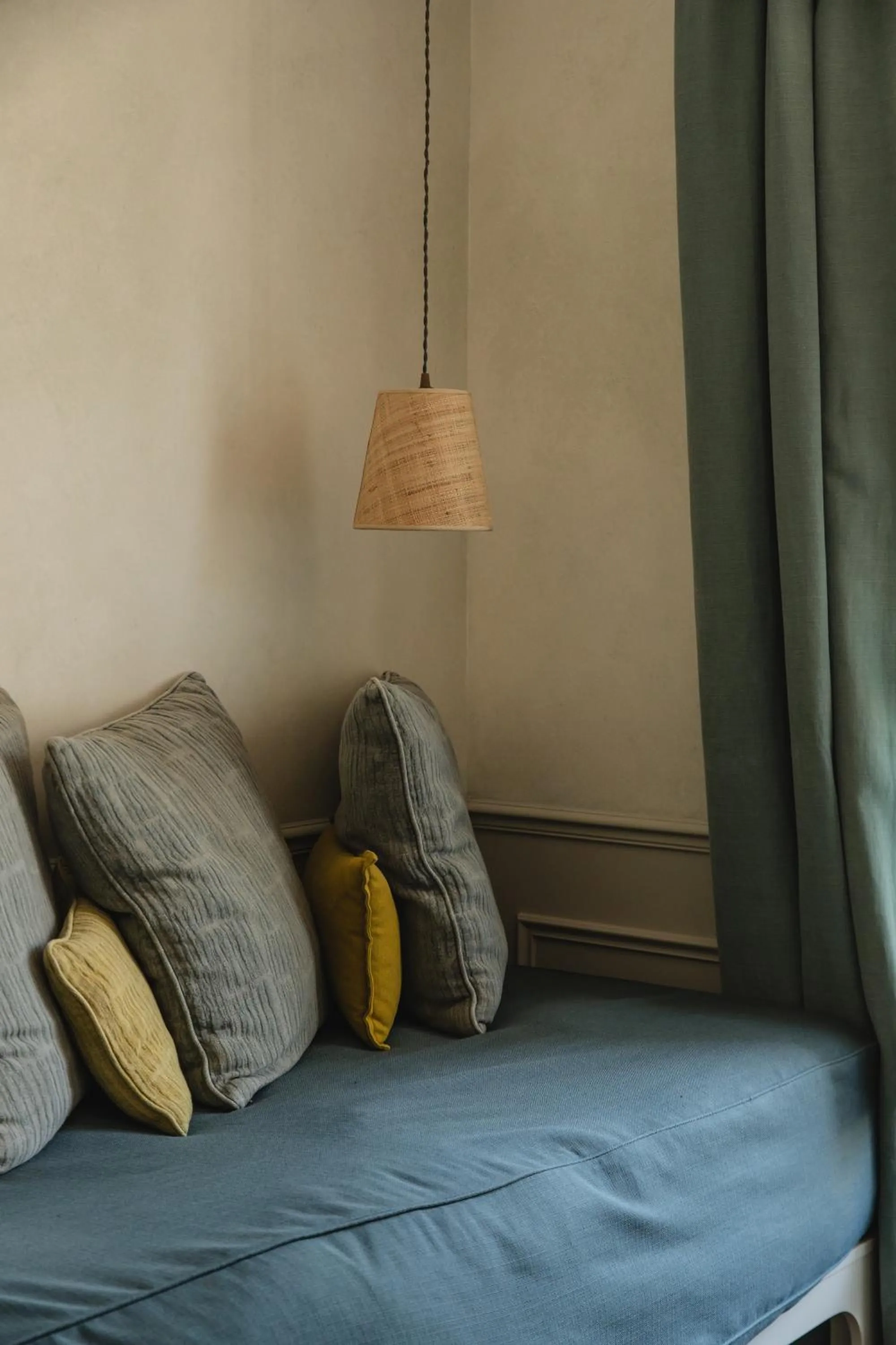 Bed in HOY Paris - Yoga Hotel