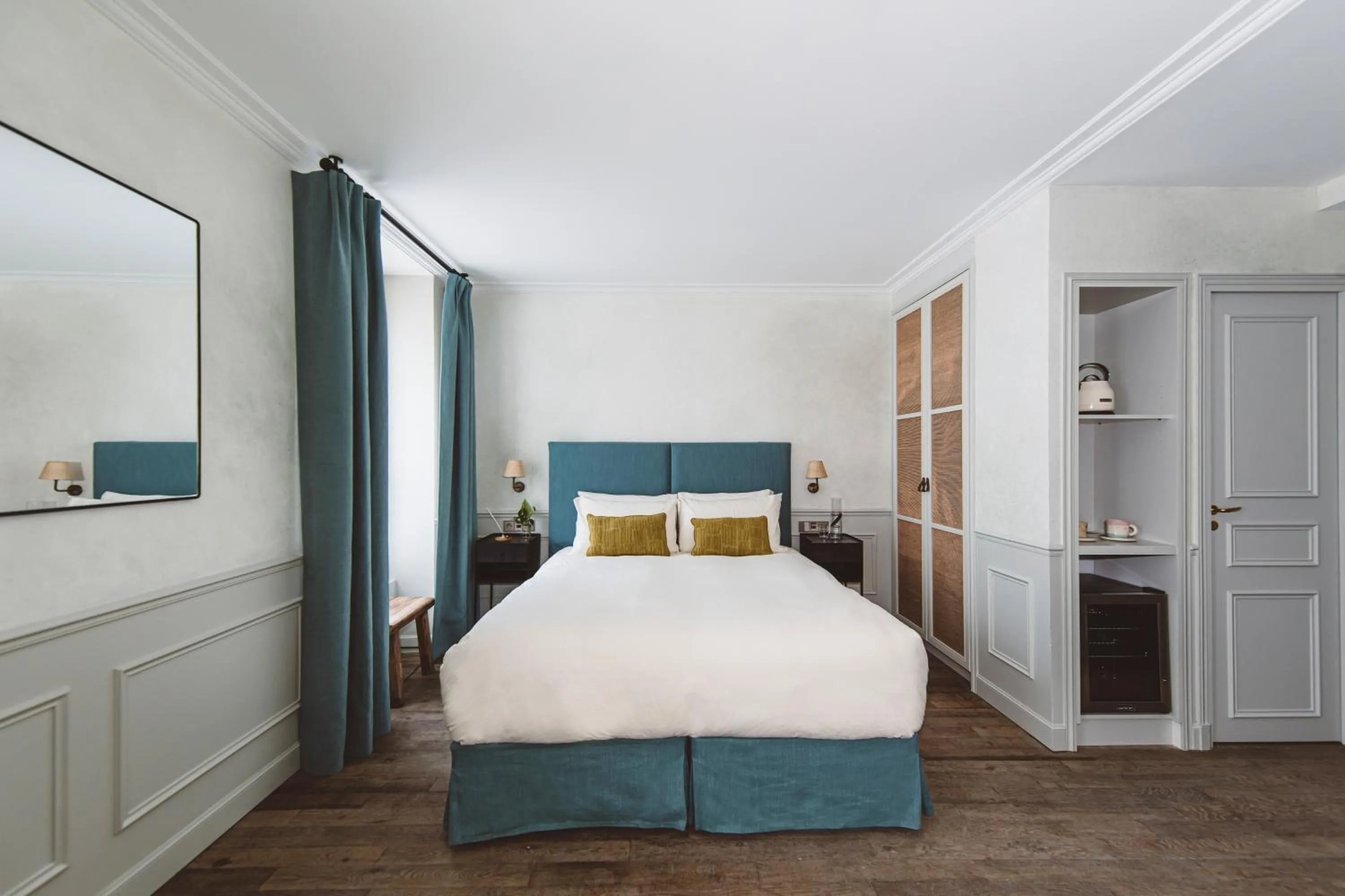 Bed in HOY Paris - Yoga Hotel