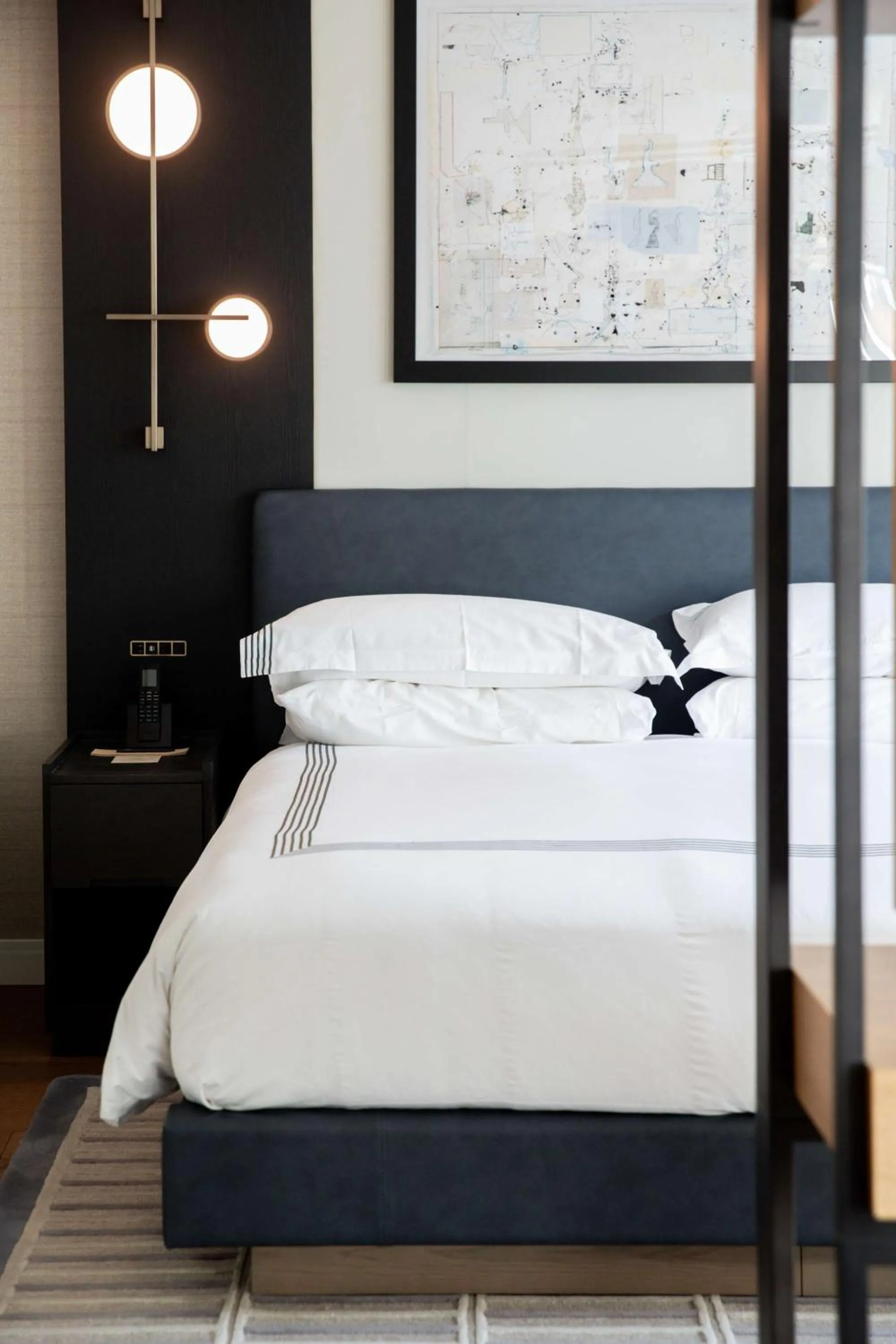 Photo of the whole room, Bed in Thompson Central Park New York, by Hyatt