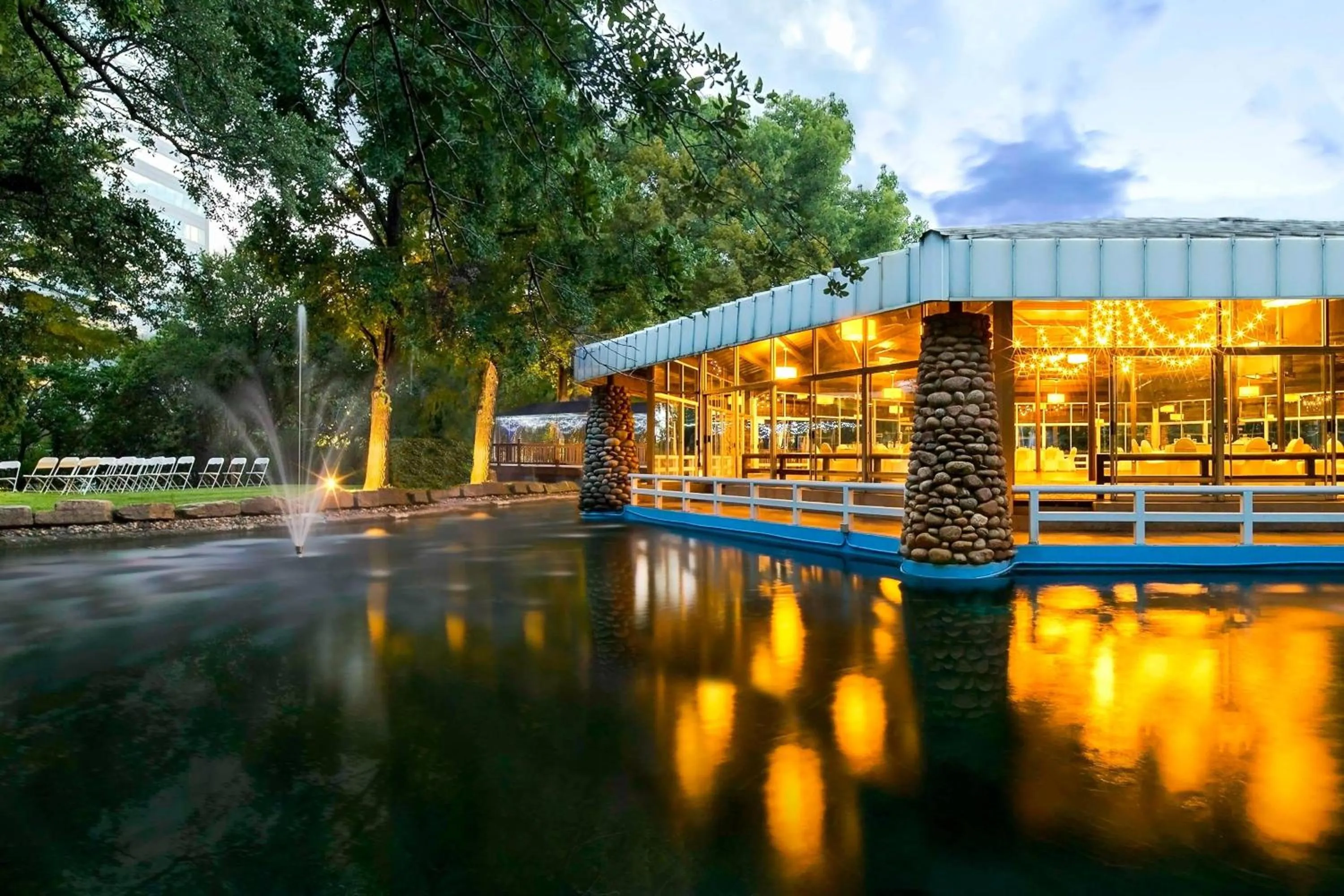 Property building in Sheraton Arlington Hotel