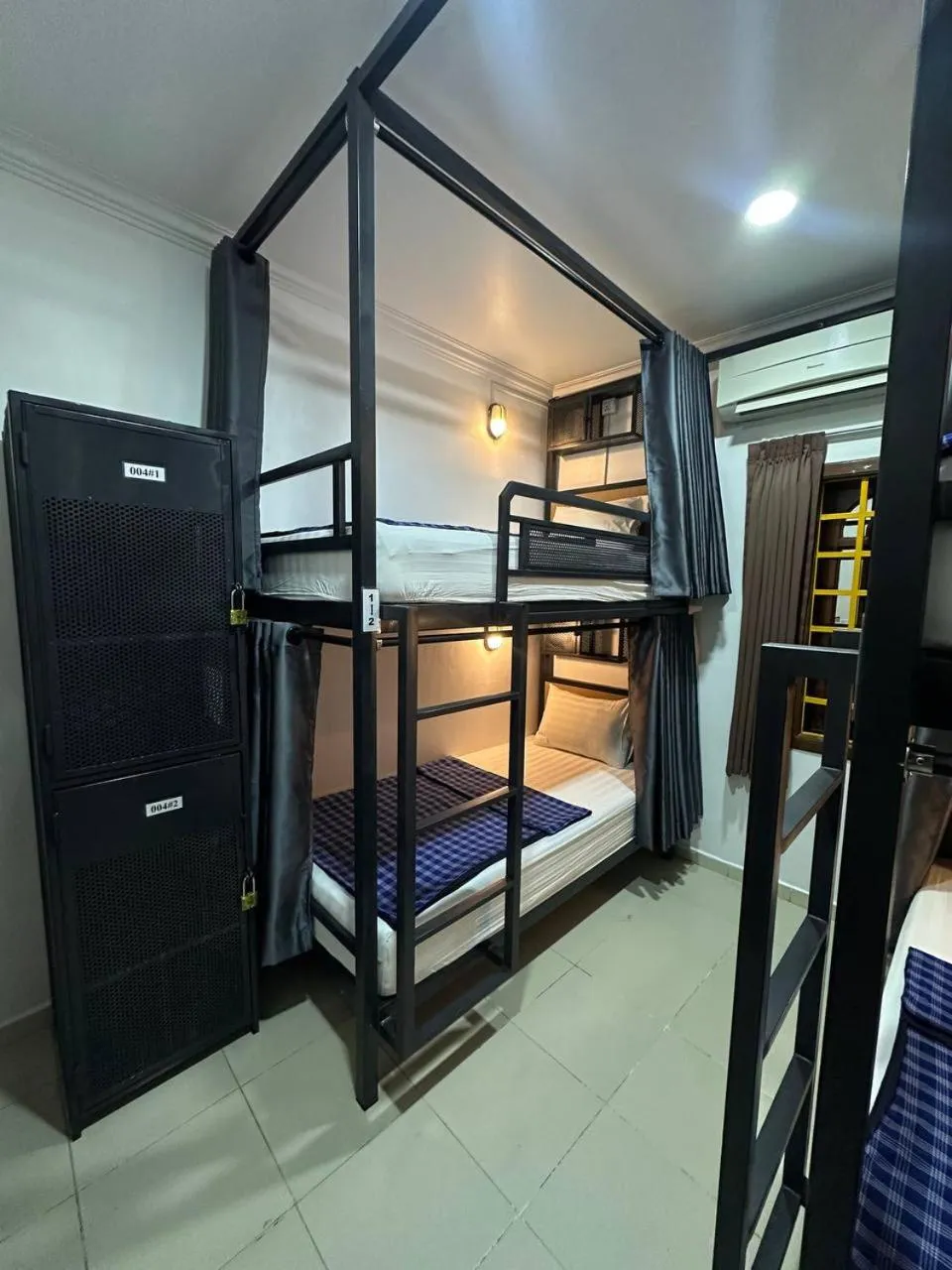 Bedroom, Bed in Poolside Villa