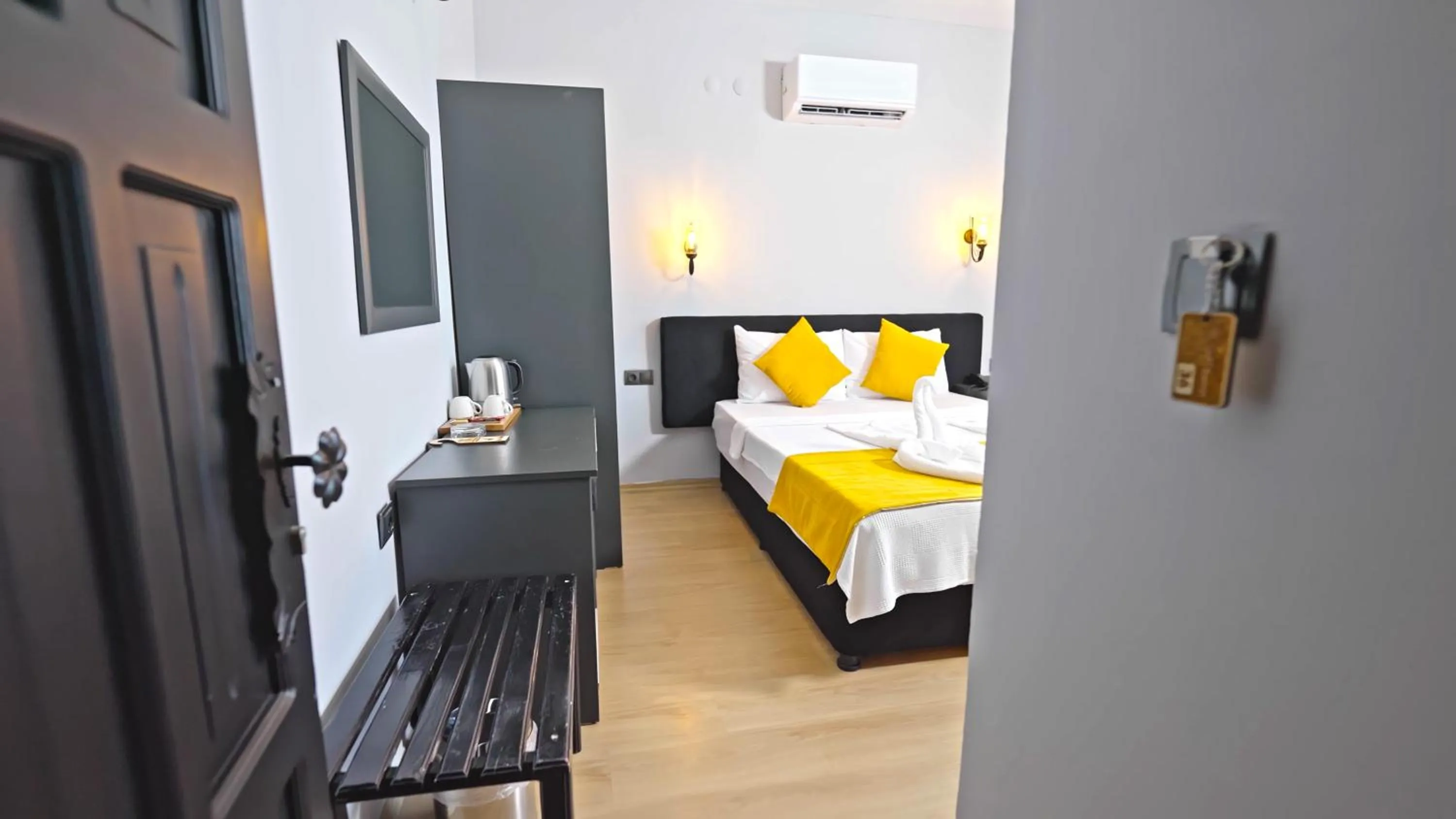 Bed in Yasemin Hotel