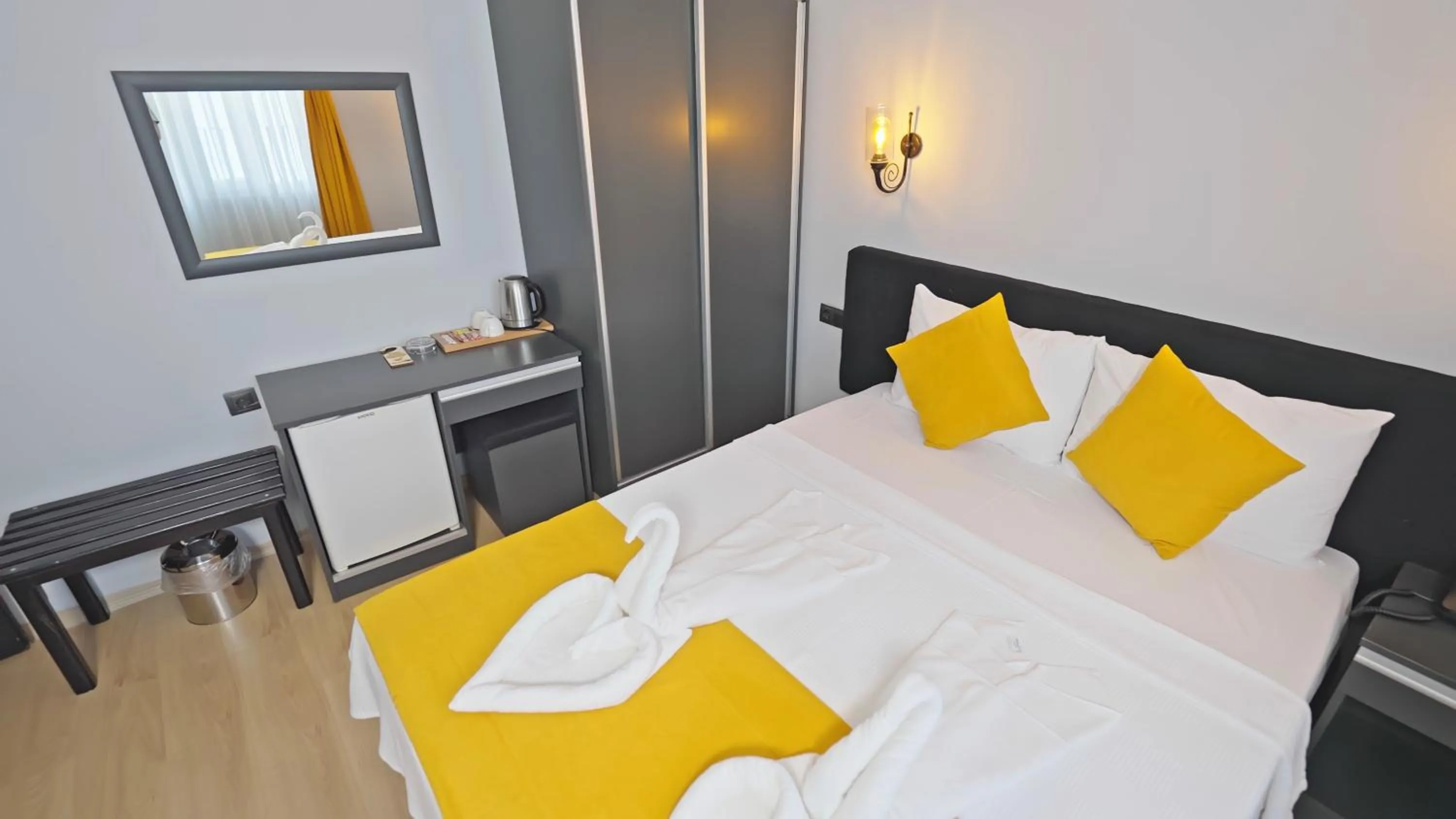 Bed in Yasemin Hotel