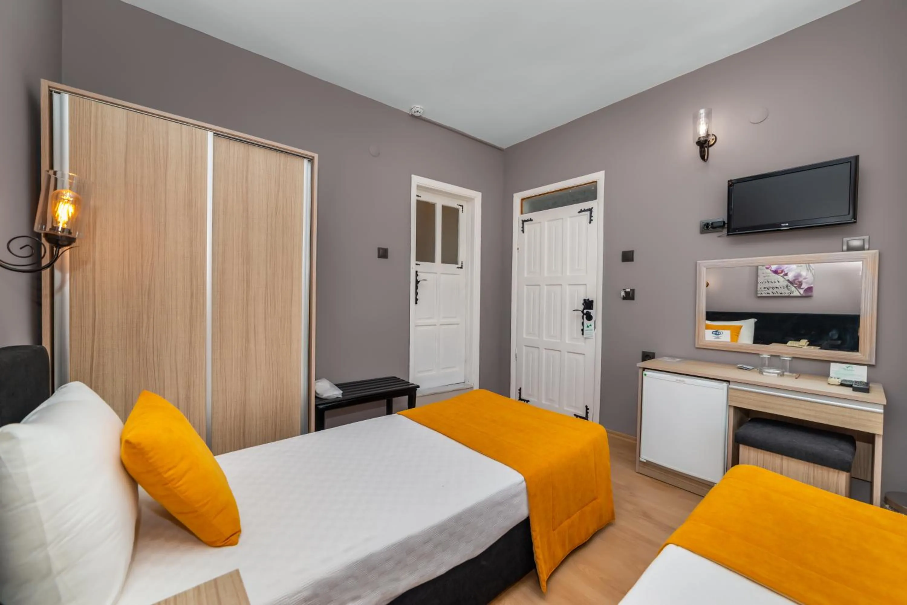 Bed in Yasemin Hotel