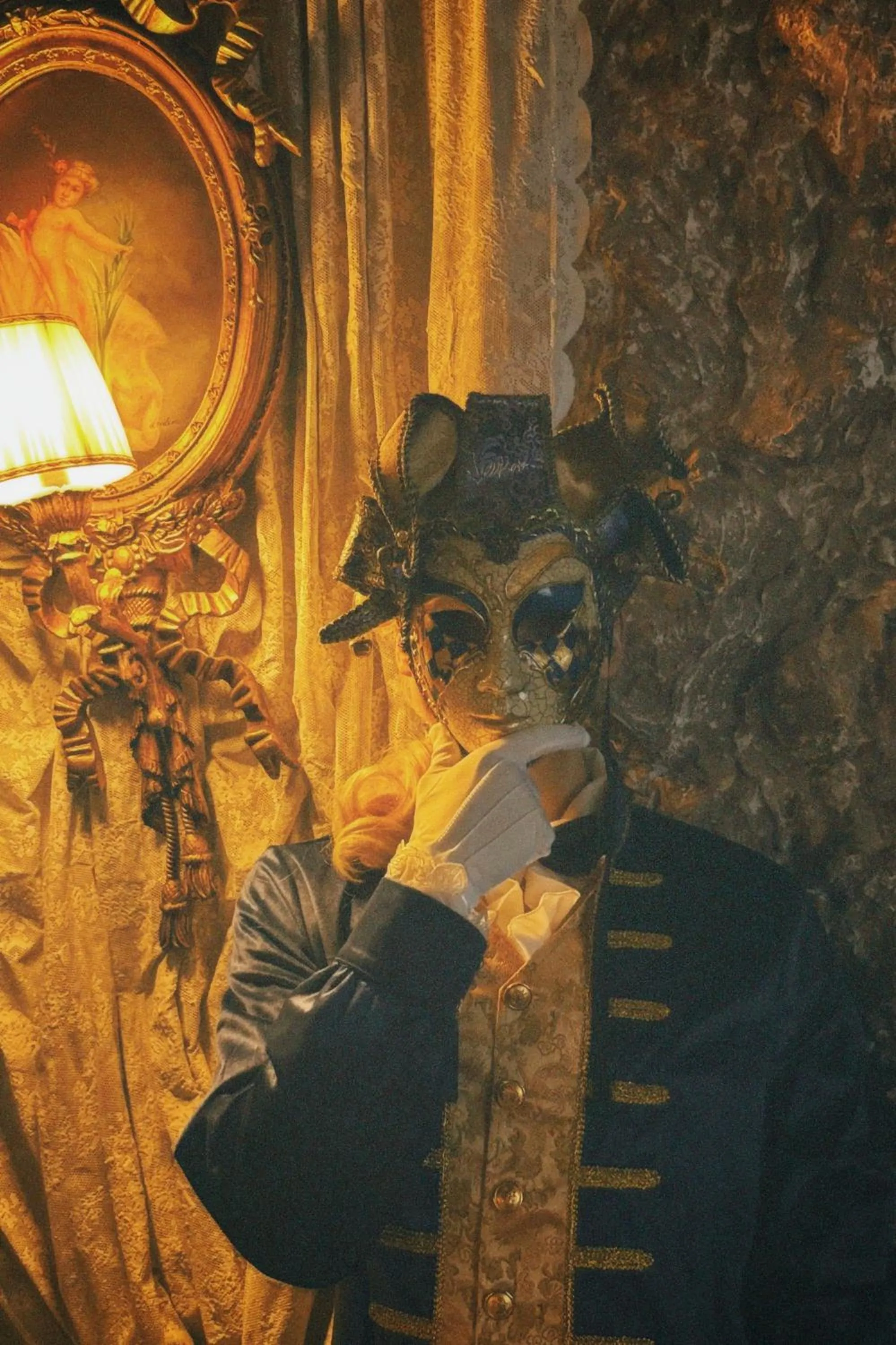 People in Conacul Coroanei Luxury Boutique