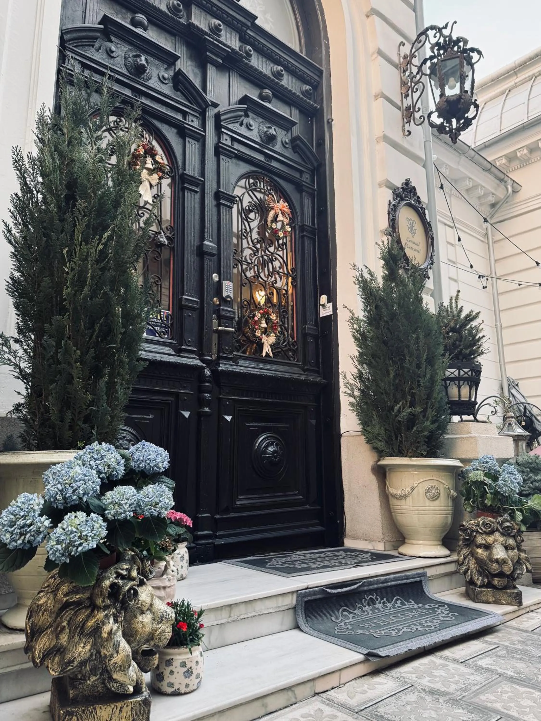 Property building in Conacul Coroanei Luxury Boutique Hotel