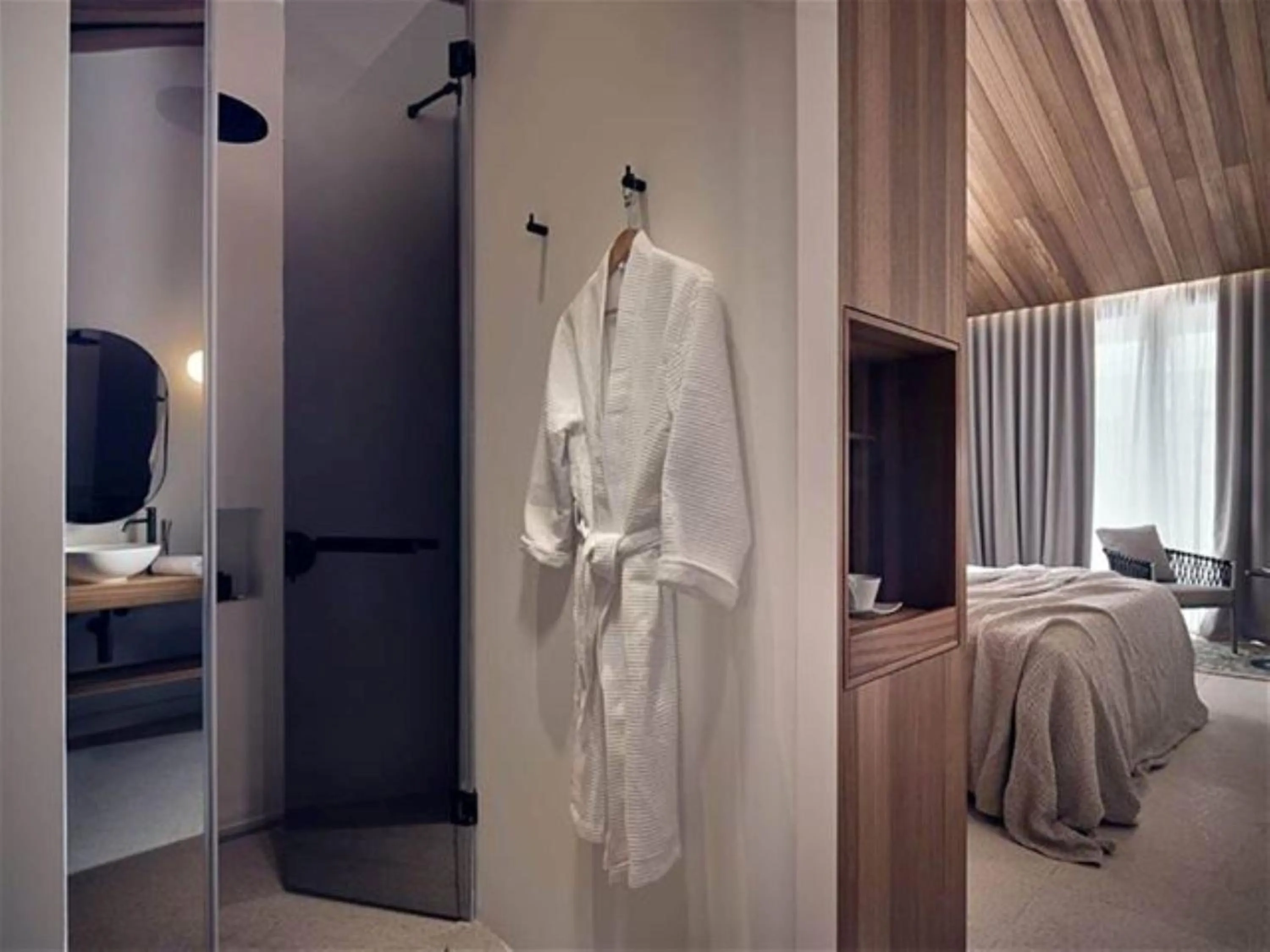 Bathroom, Bed in Contessina Suites & Spa - Adults Only