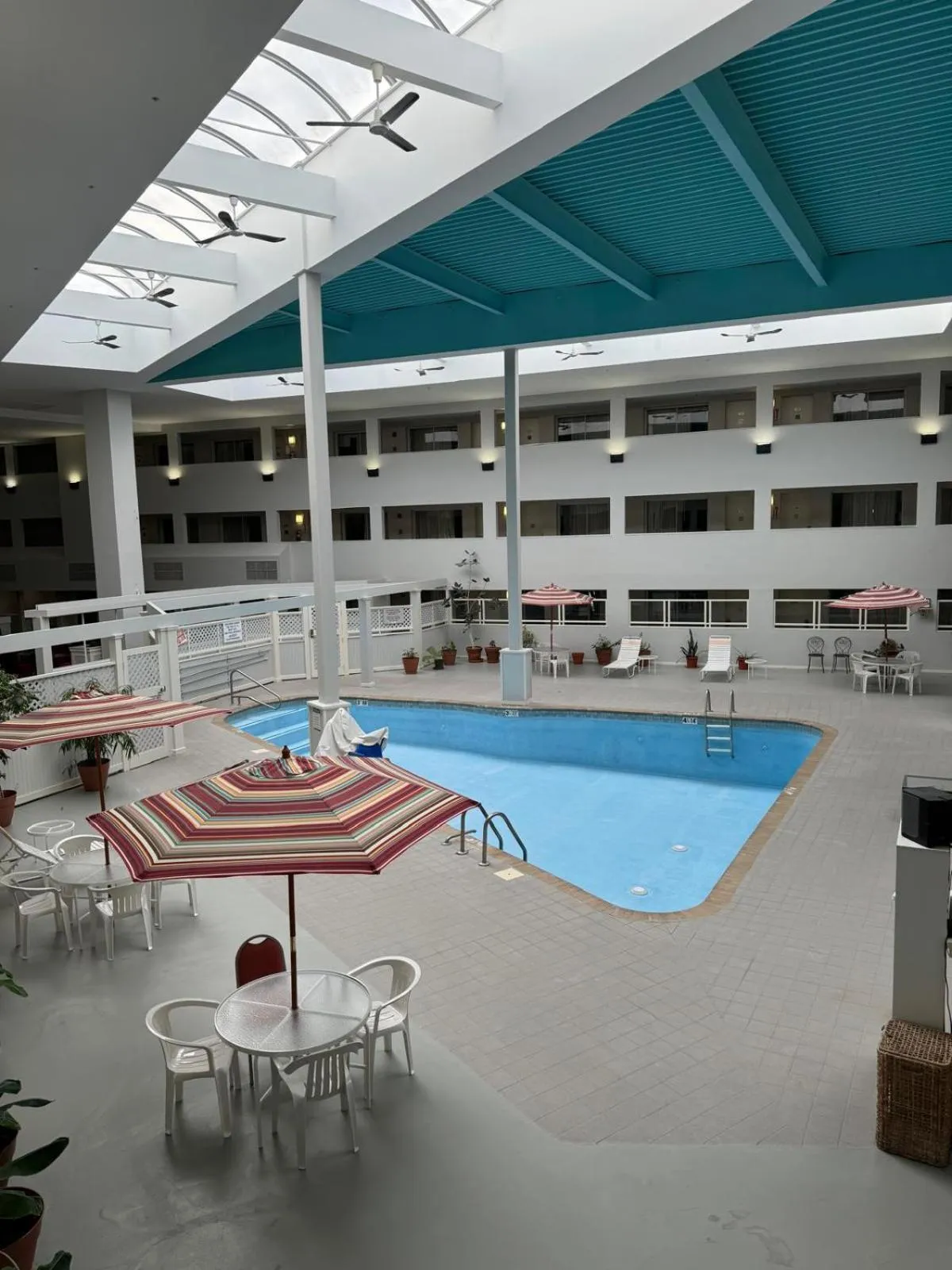 Swimming pool in Bedford Plaza Hotel - Boston