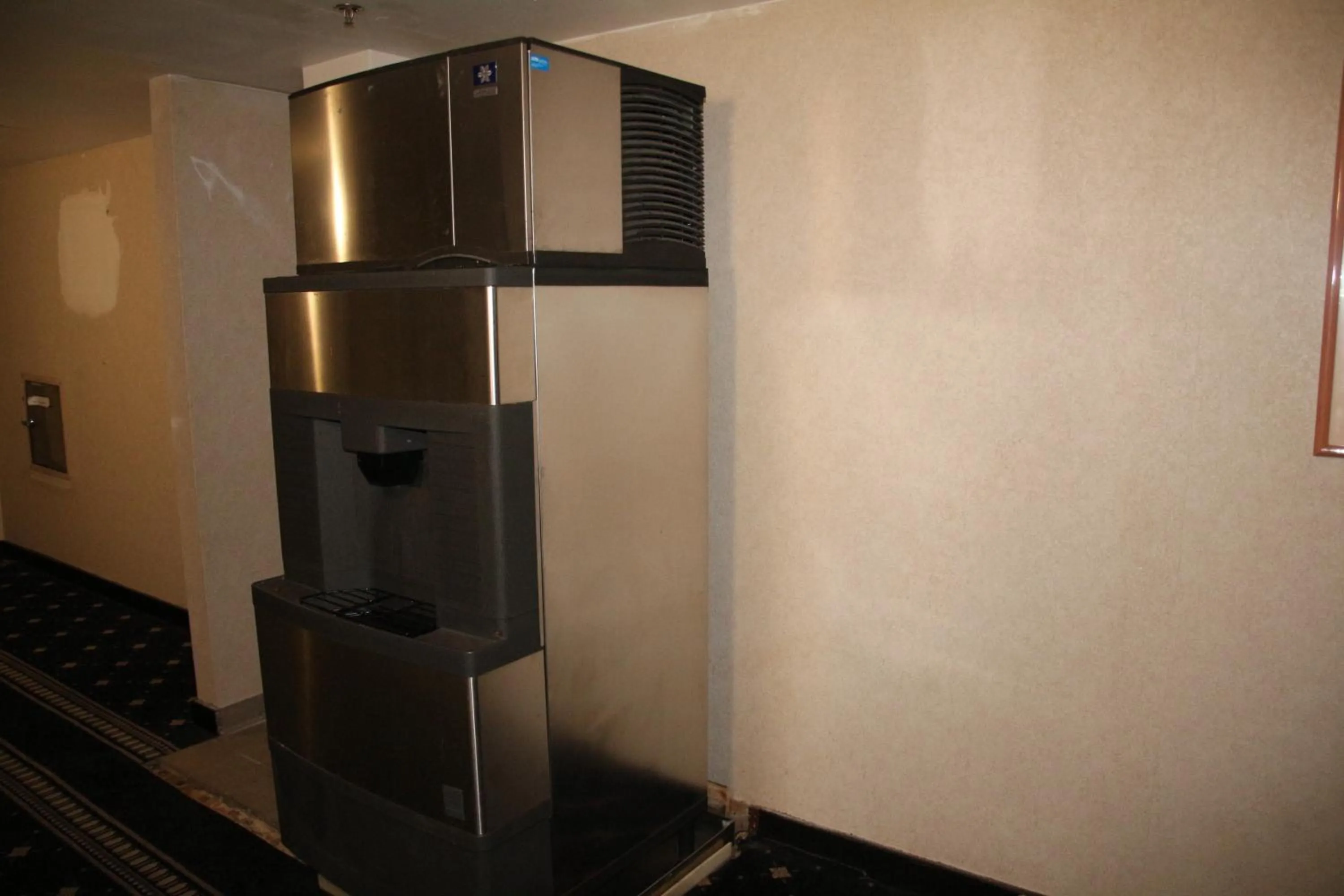 Drinks in Bedford Plaza Hotel - Boston