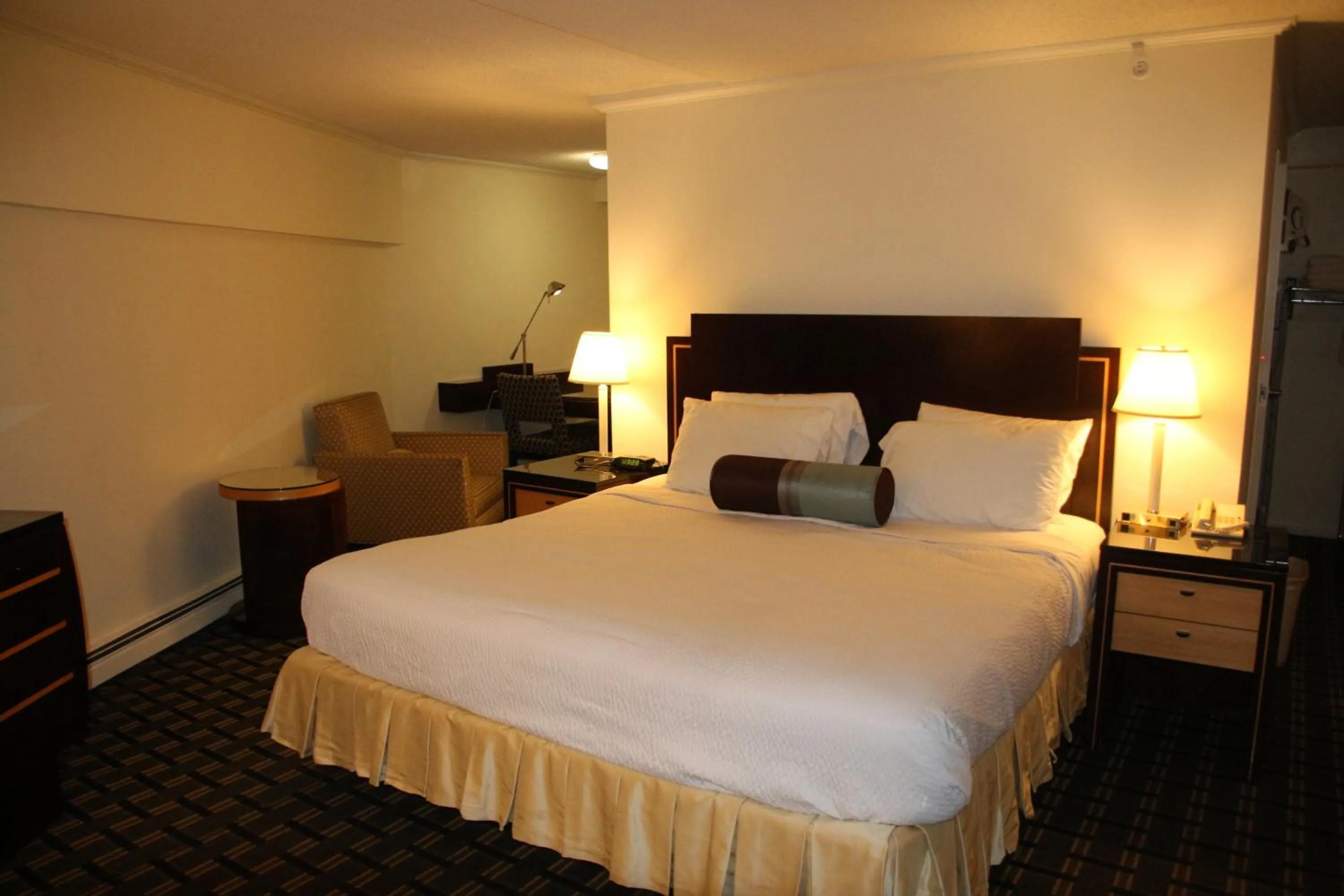 Bed in Bedford Plaza Hotel - Boston