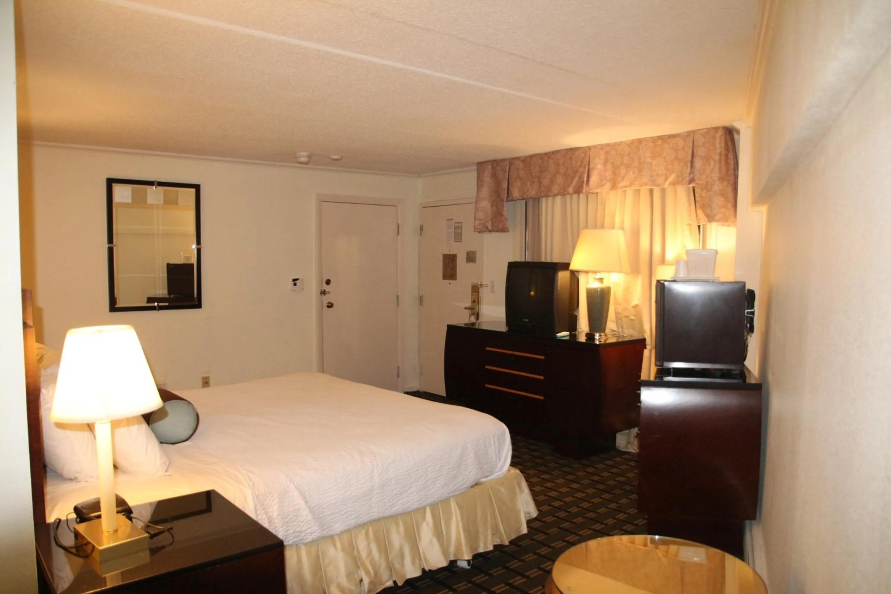 Bed in Bedford Plaza Hotel - Boston