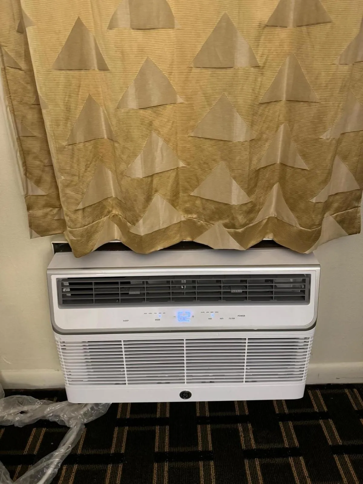 air conditioner in Bedford Plaza Hotel - Boston