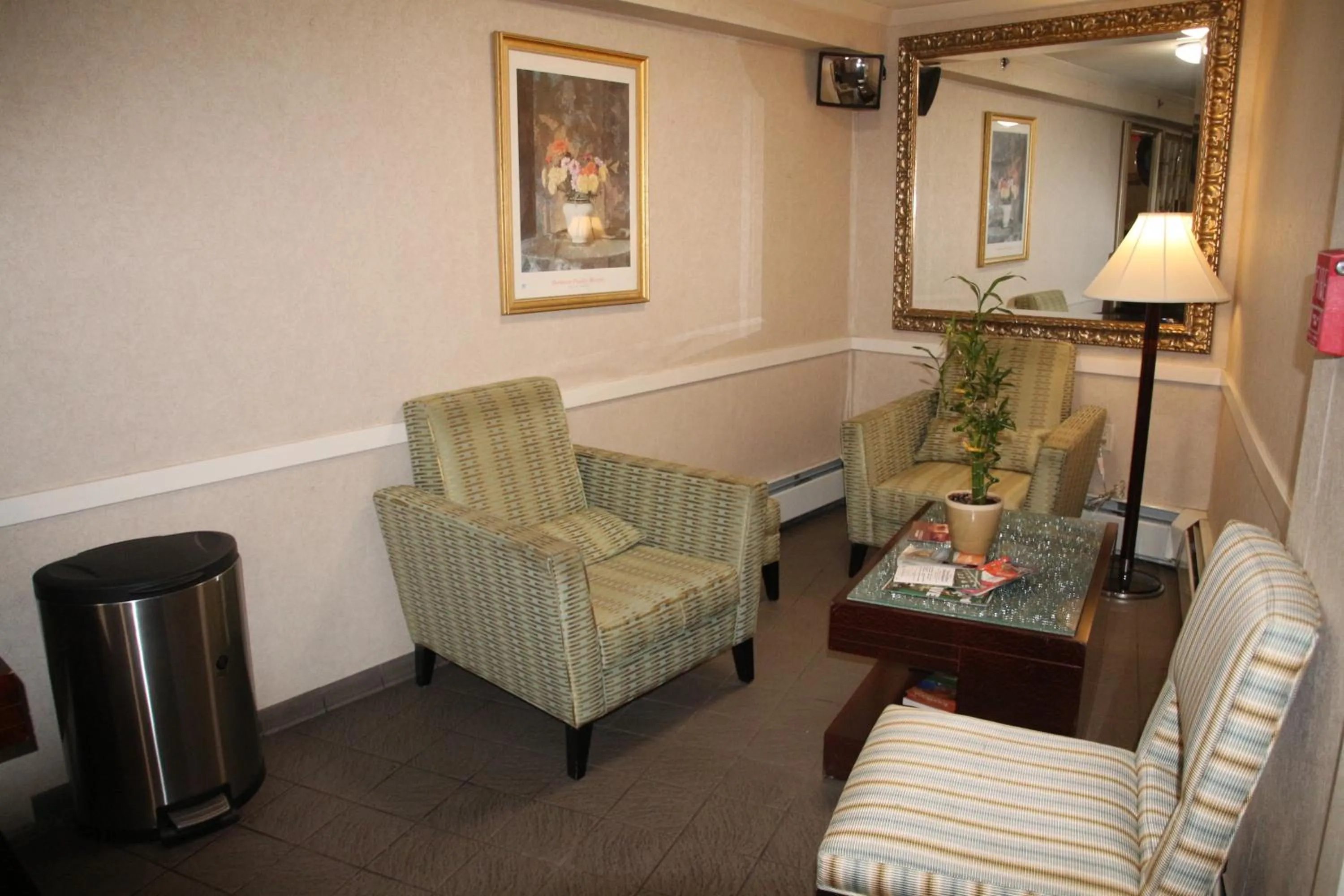 Lobby or reception in Bedford Plaza Hotel - Boston