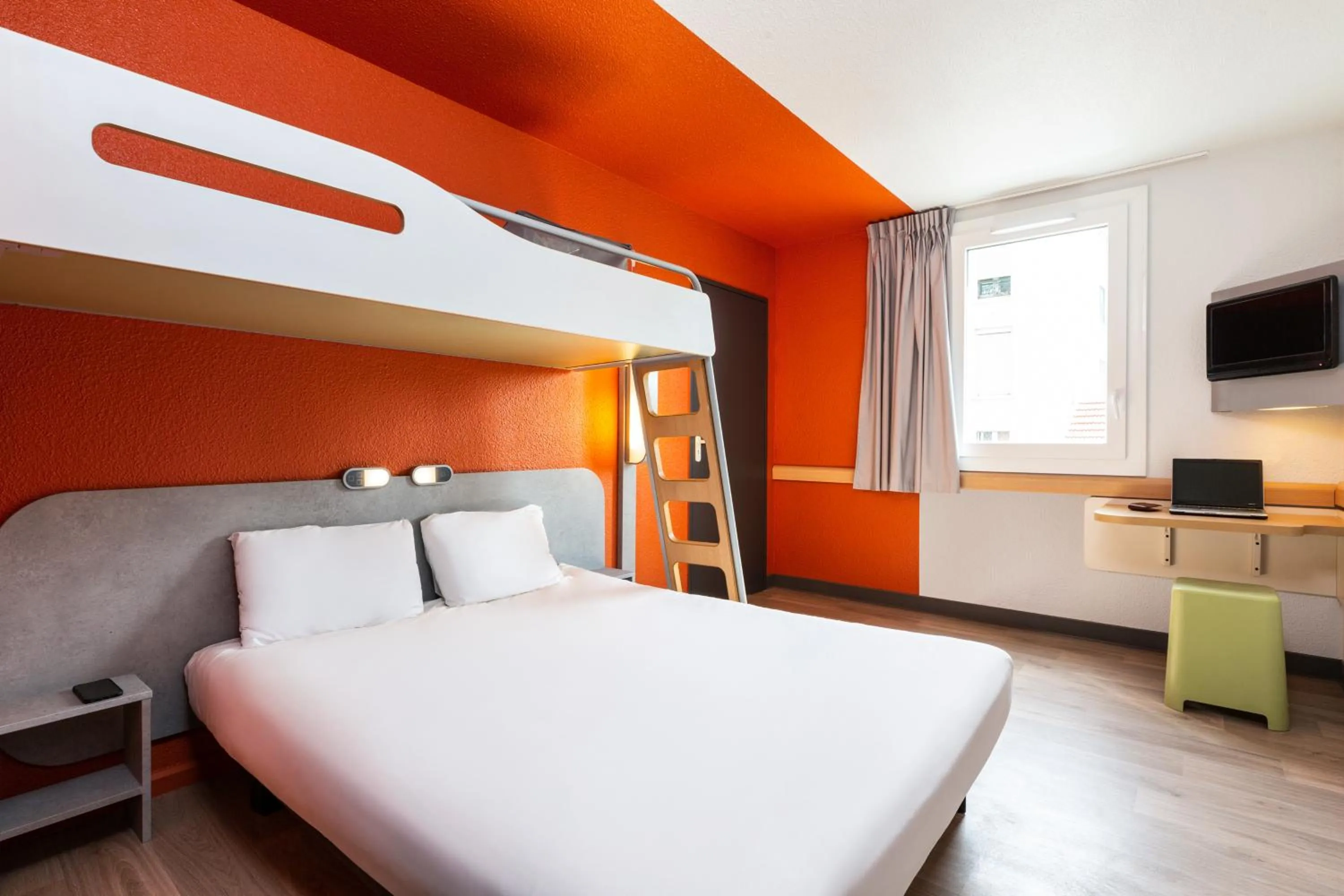 Bed in ibis budget Paris Porte de Vincennes