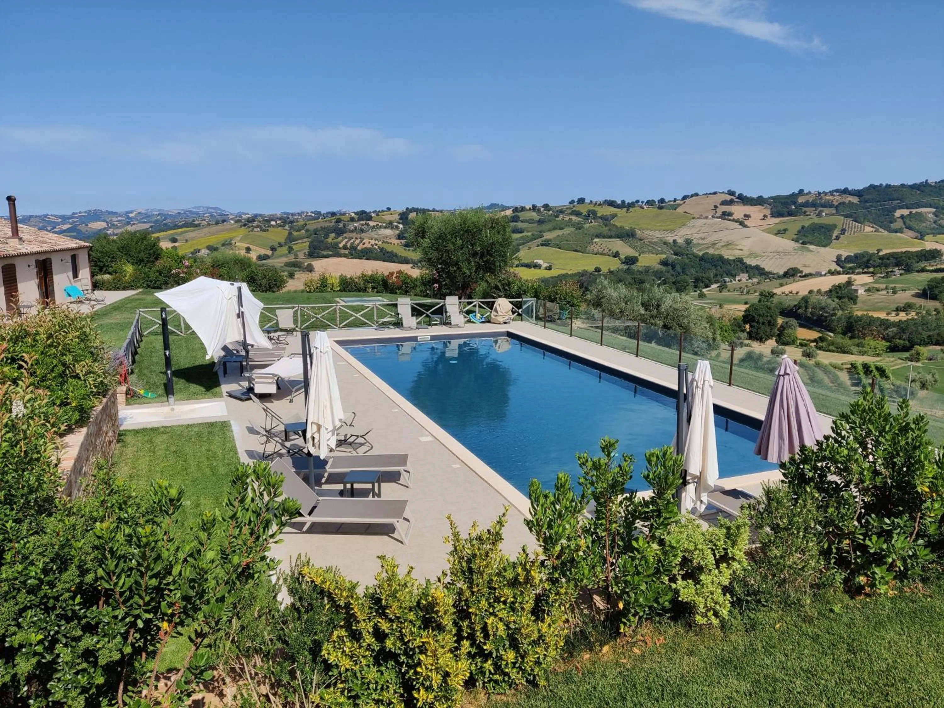 Swimming pool in Villa Shmitanka