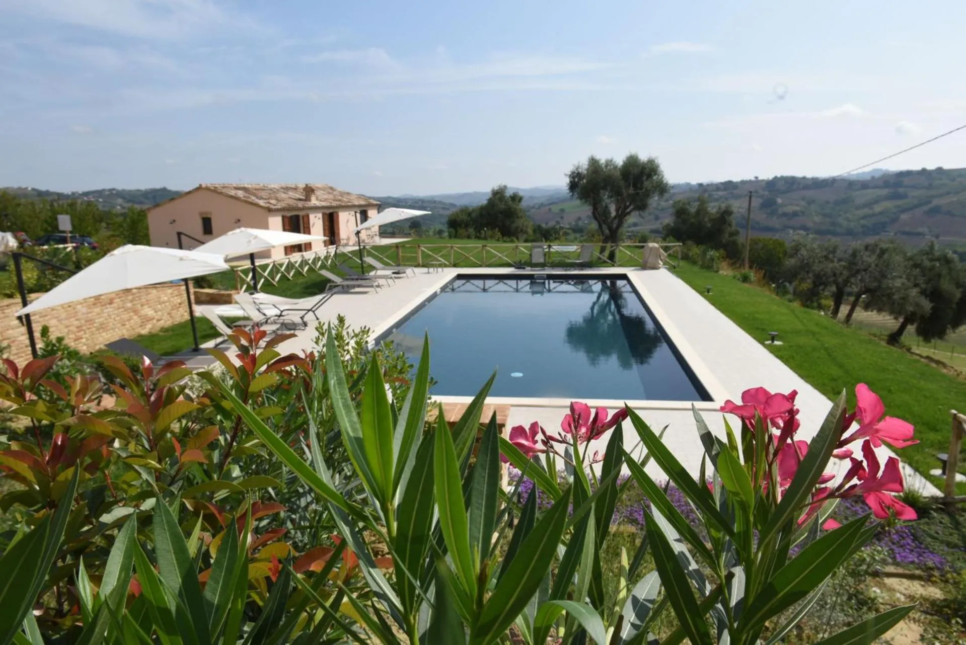 Swimming pool in Villa Shmitanka