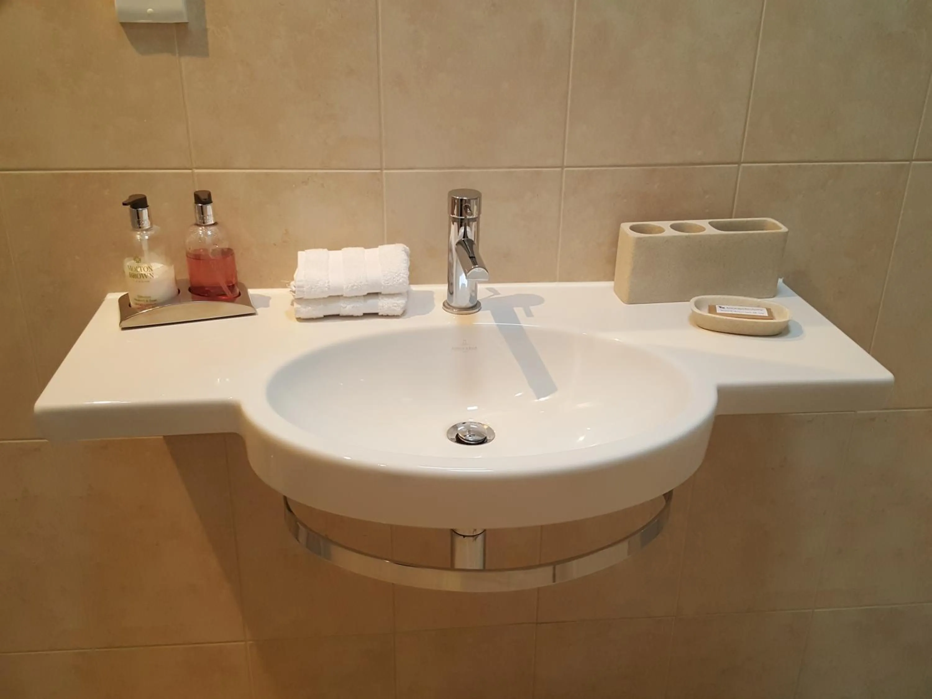 Bathroom in Lockgate Dairy