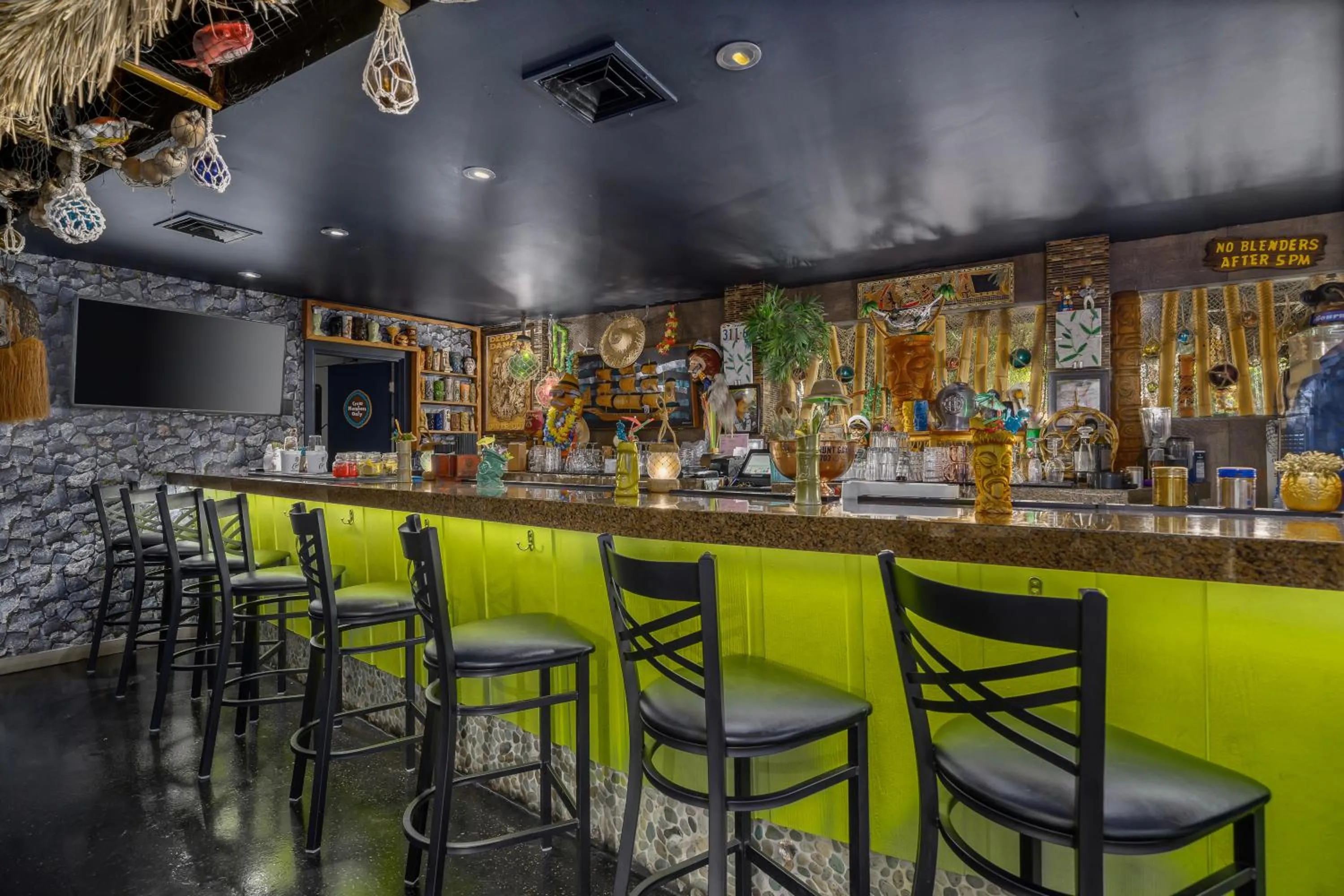 Lounge or bar in Caliente Tropics