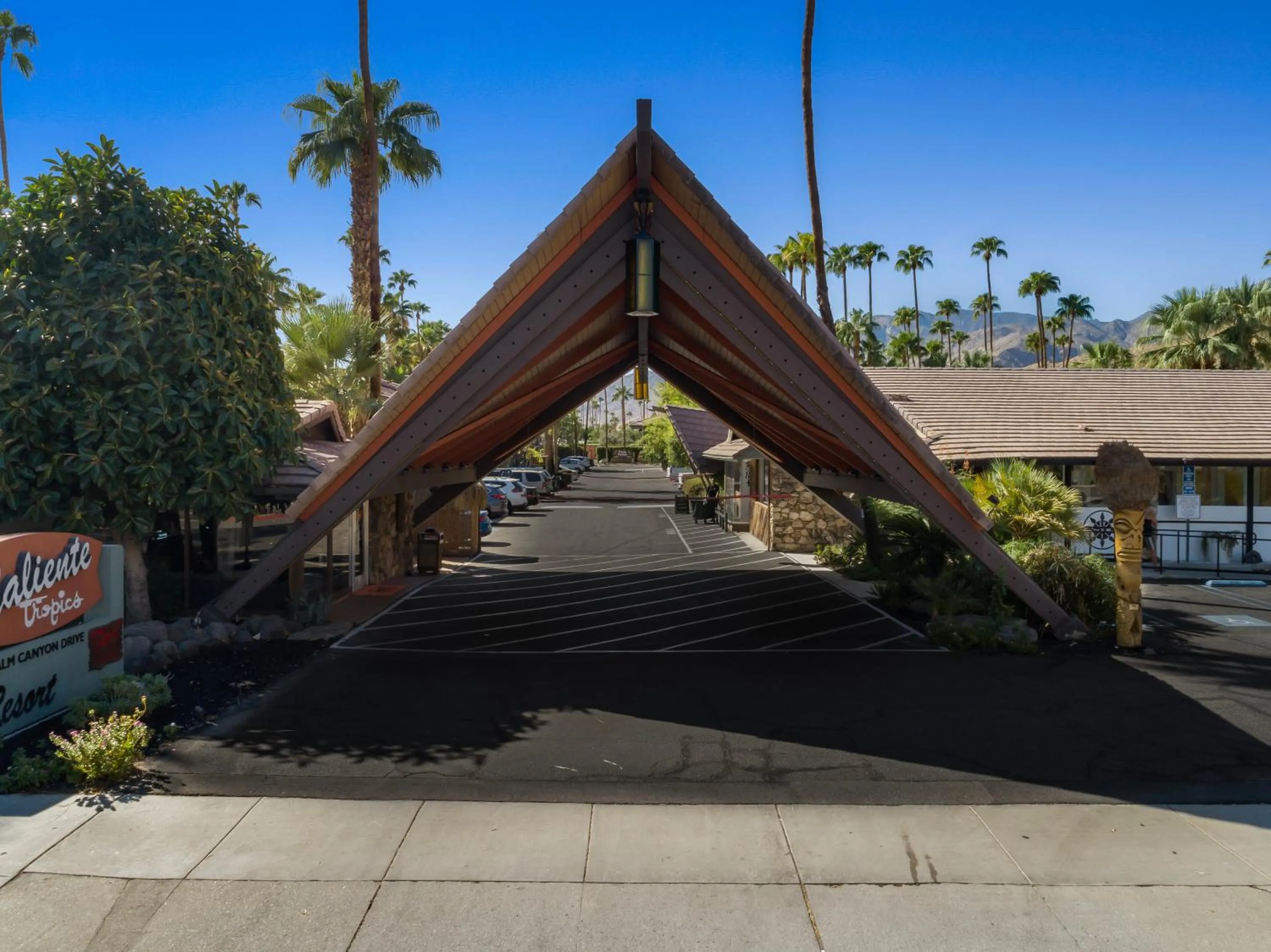 Property building in Caliente Tropics