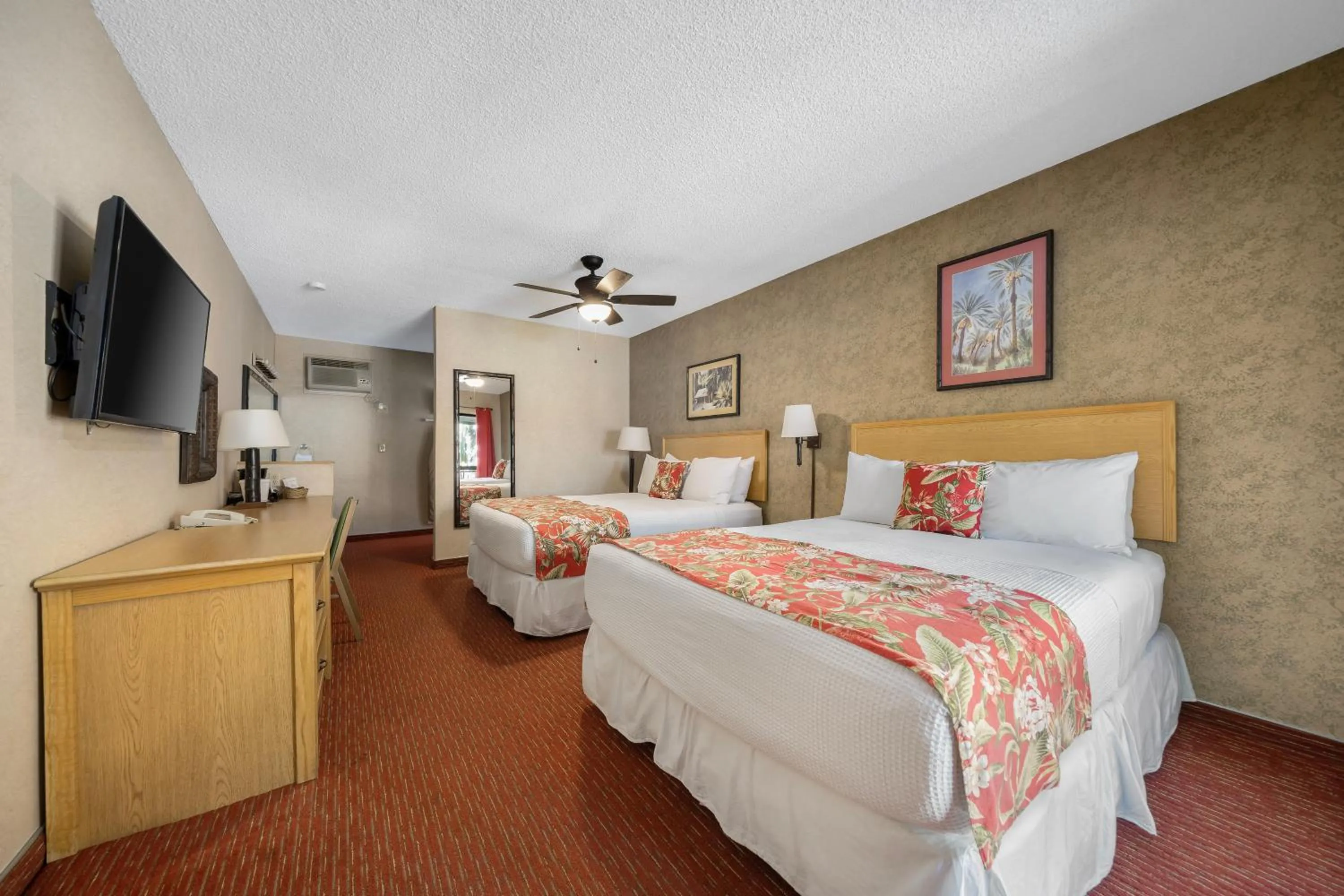 Bed in Caliente Tropics