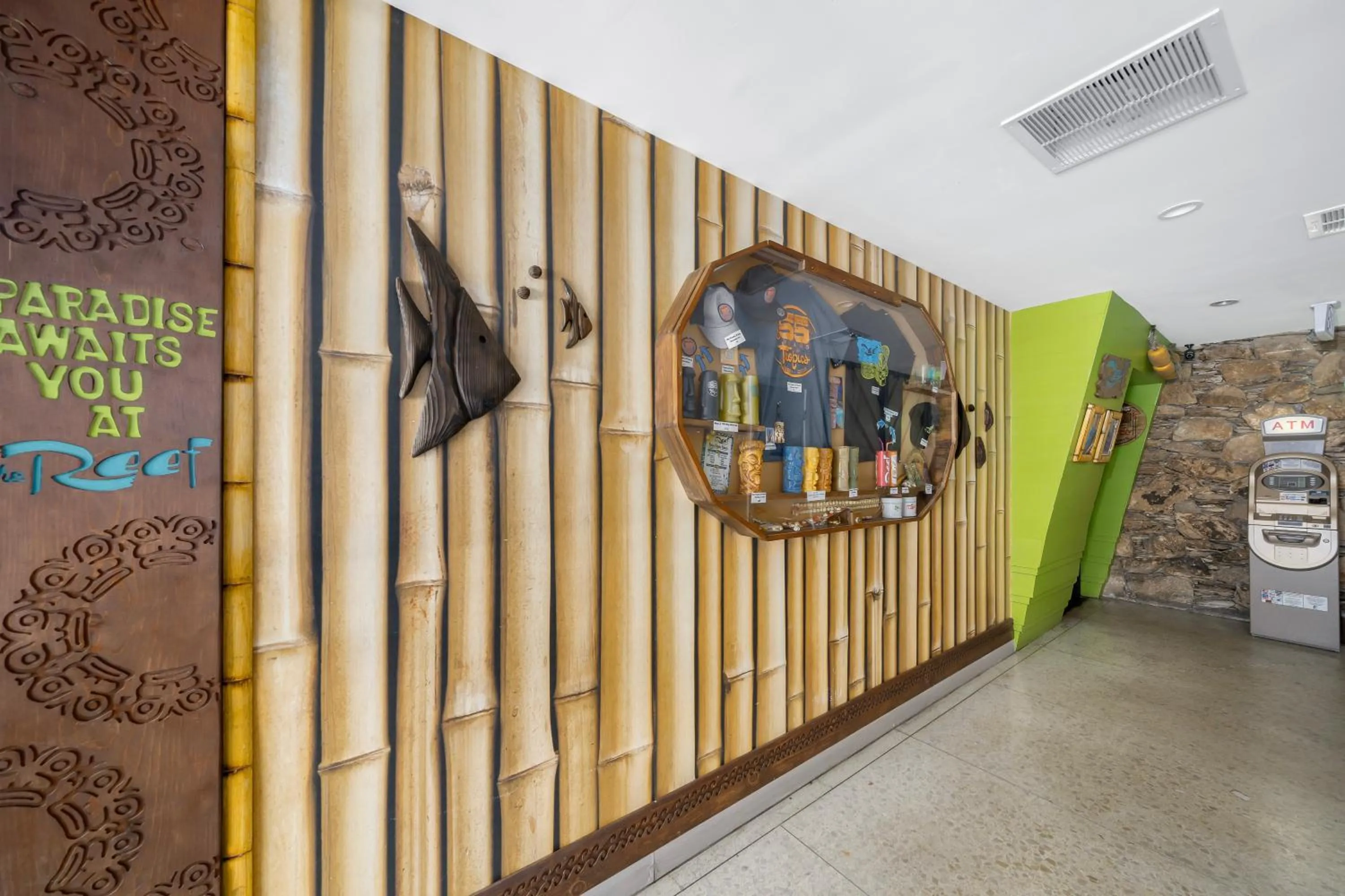 Restaurant/places to eat in Caliente Tropics