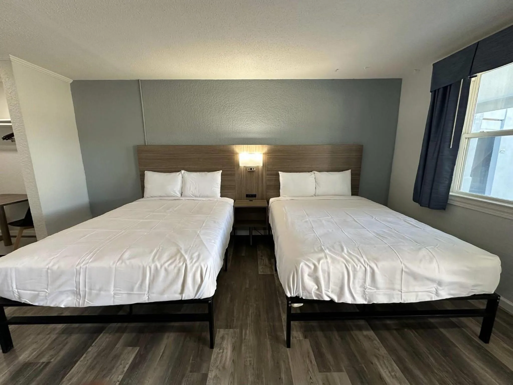 Bedroom, Bed in Suburban Studios Newport News - Hampton