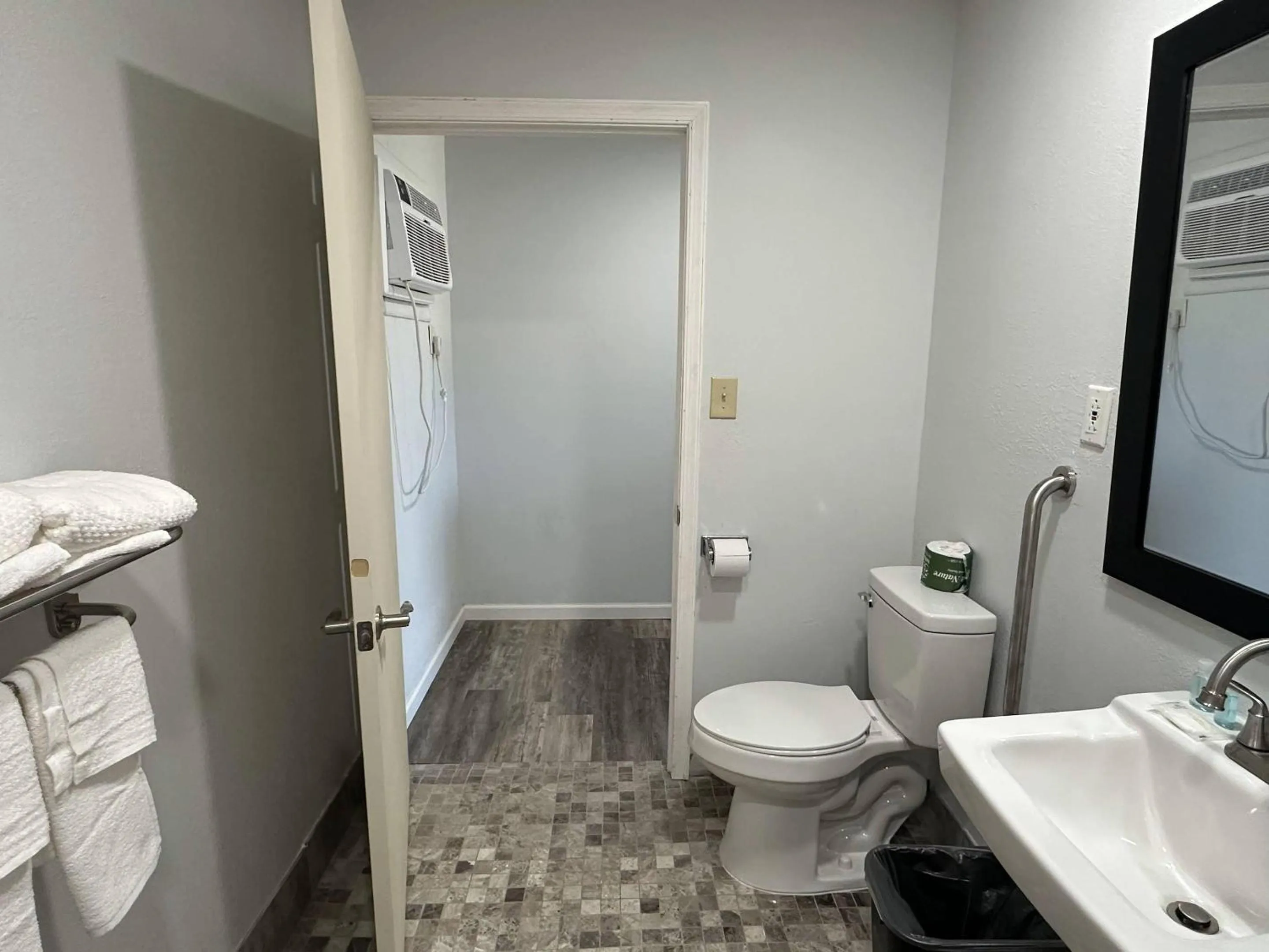 Bedroom in Suburban Studios Newport News - Hampton